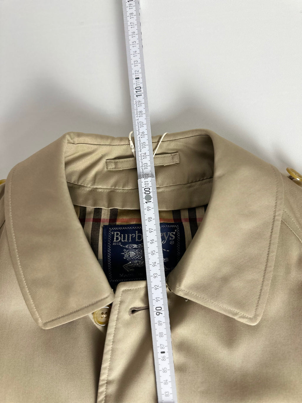 Burberrys Trenchcoat (10/S)