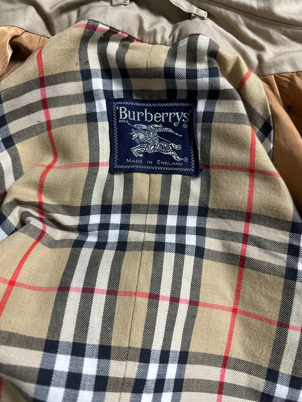 Burberrys Trenchcoat (12/M)