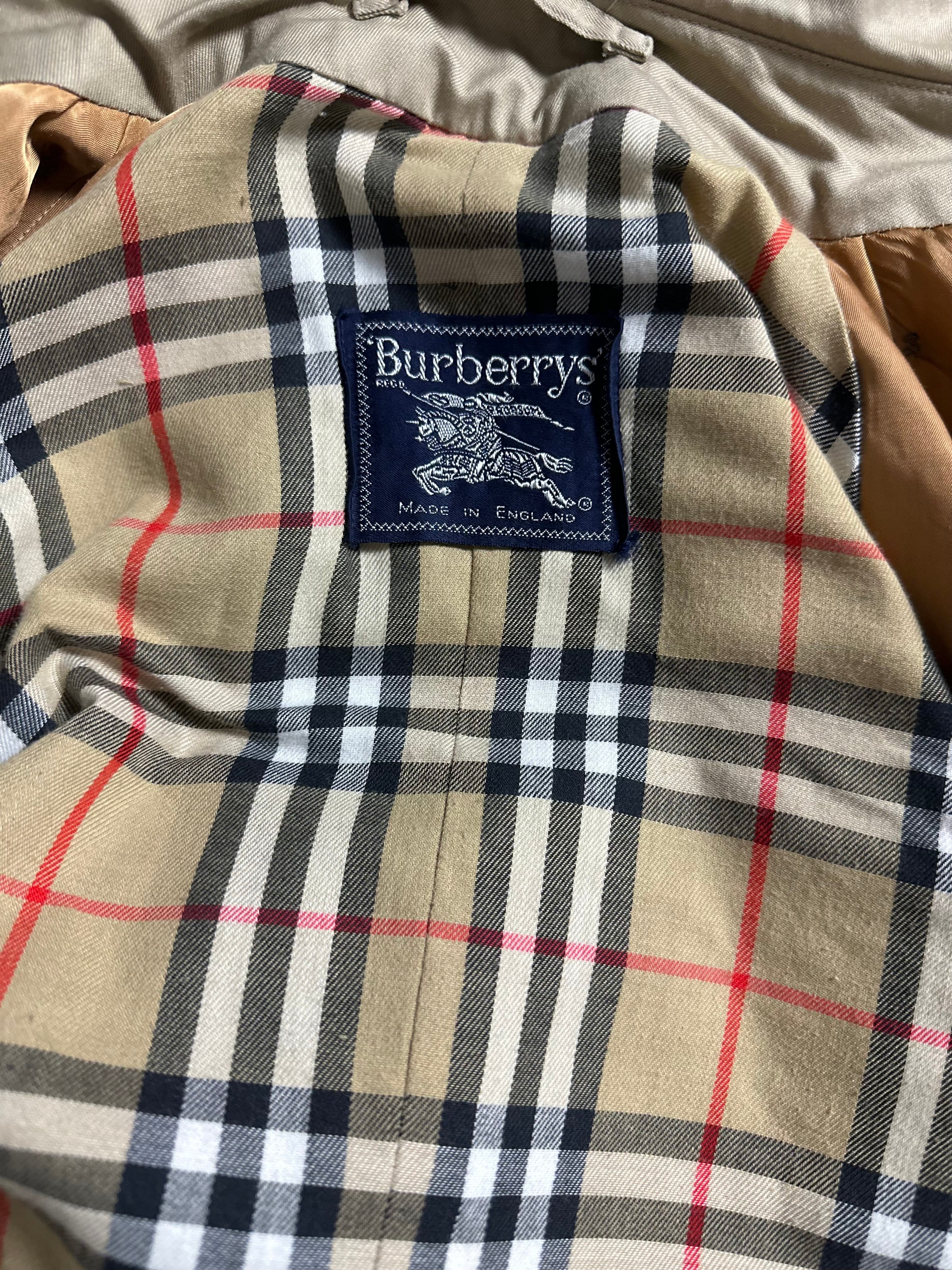 Burberrys Trenchcoat (12/M)