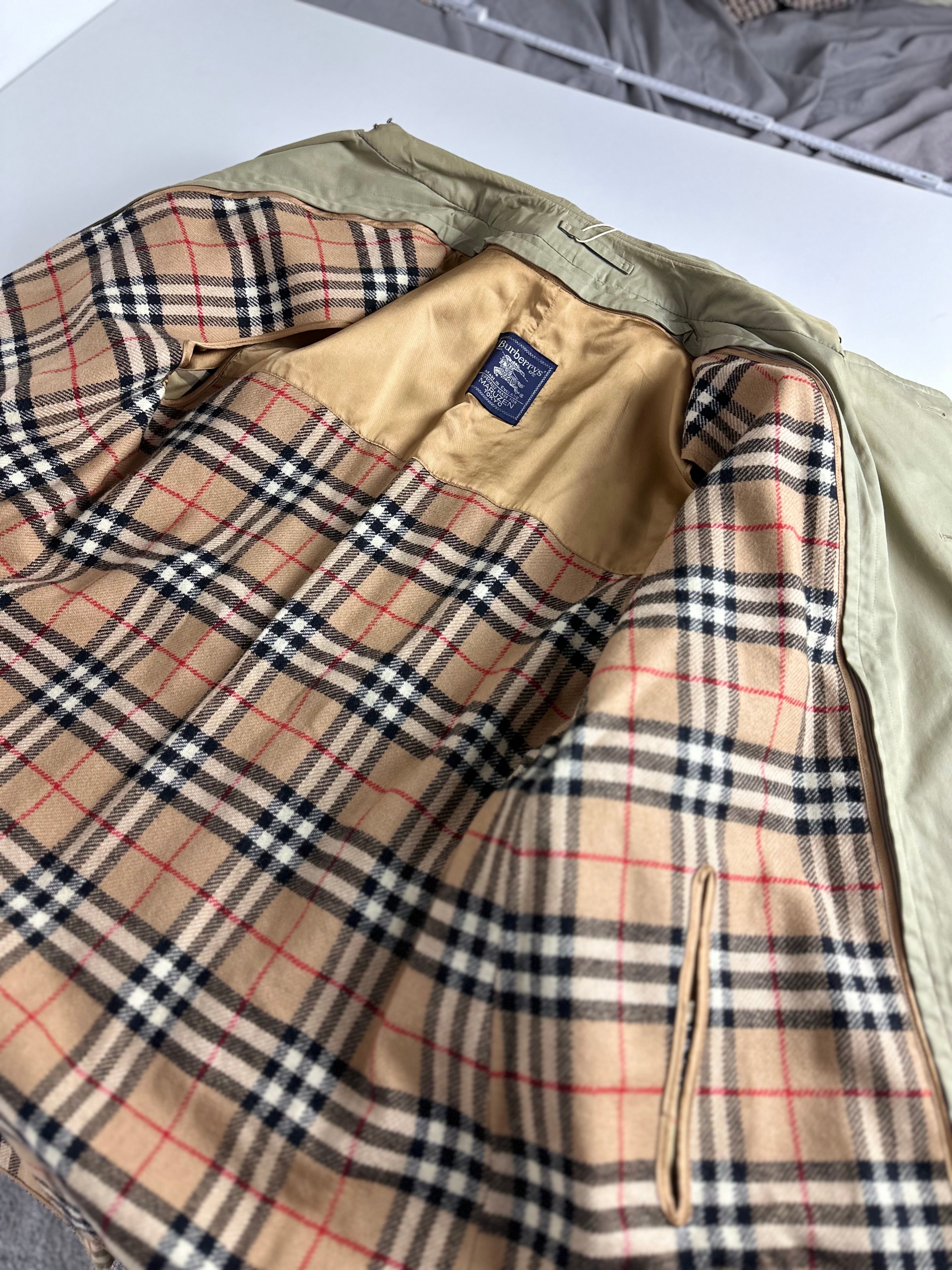 Burberrys Trenchcoat (46/S) including Inlet