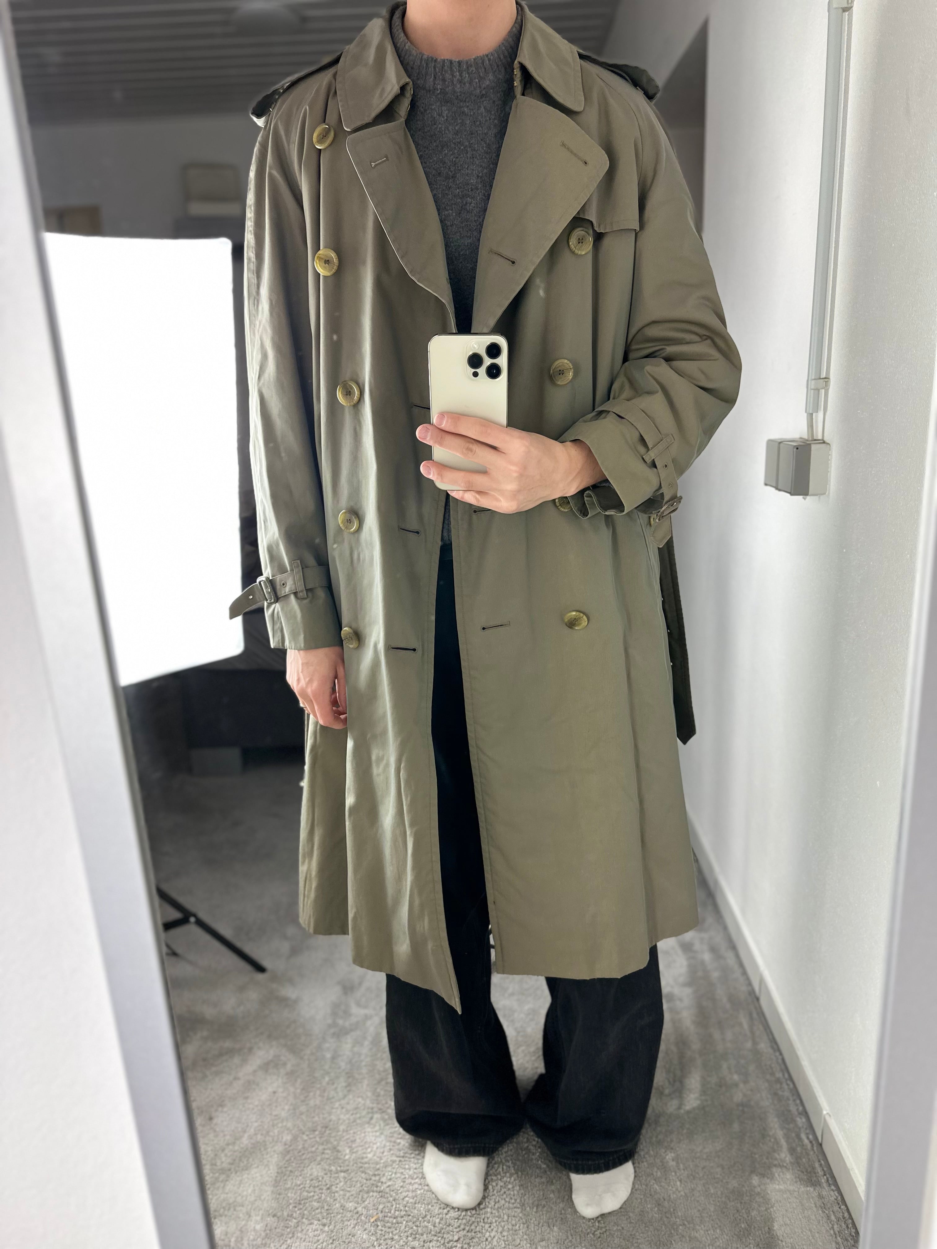 Burberrys Trenchcoat (52/L) including Inlet