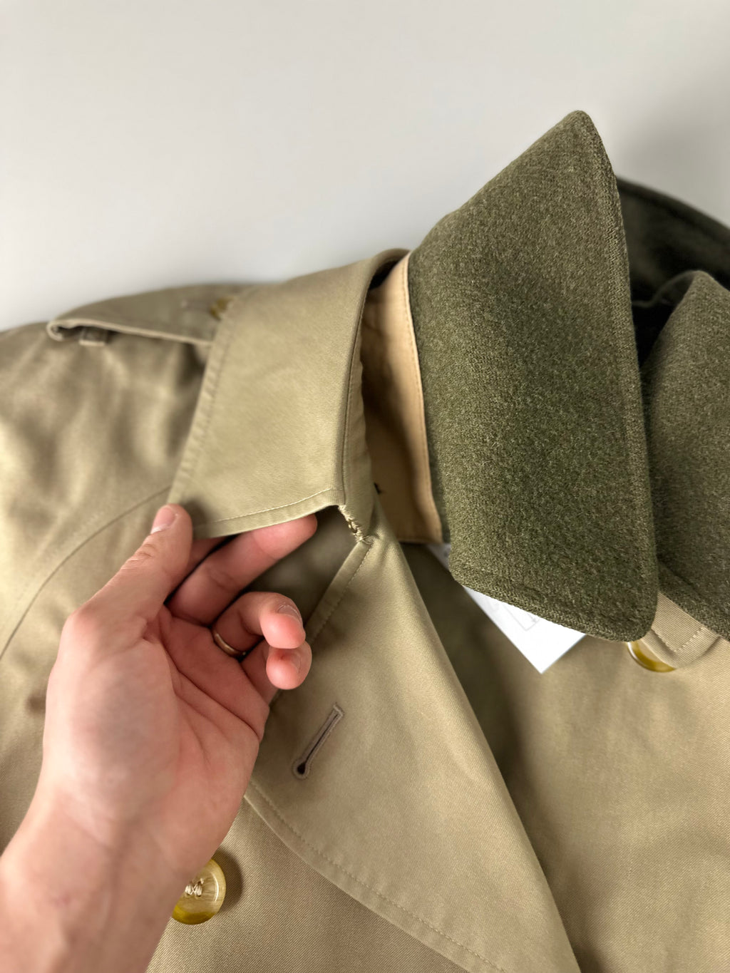 Burberrys Trenchcoat (14/L)