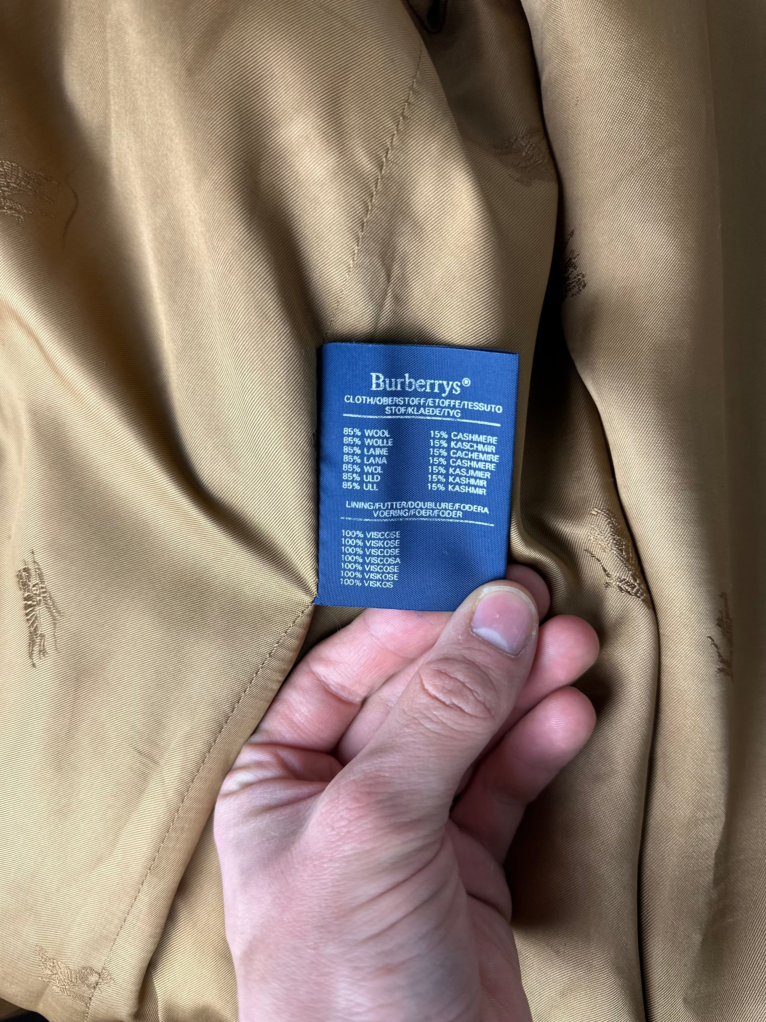 Burberrys Coat (52/L)