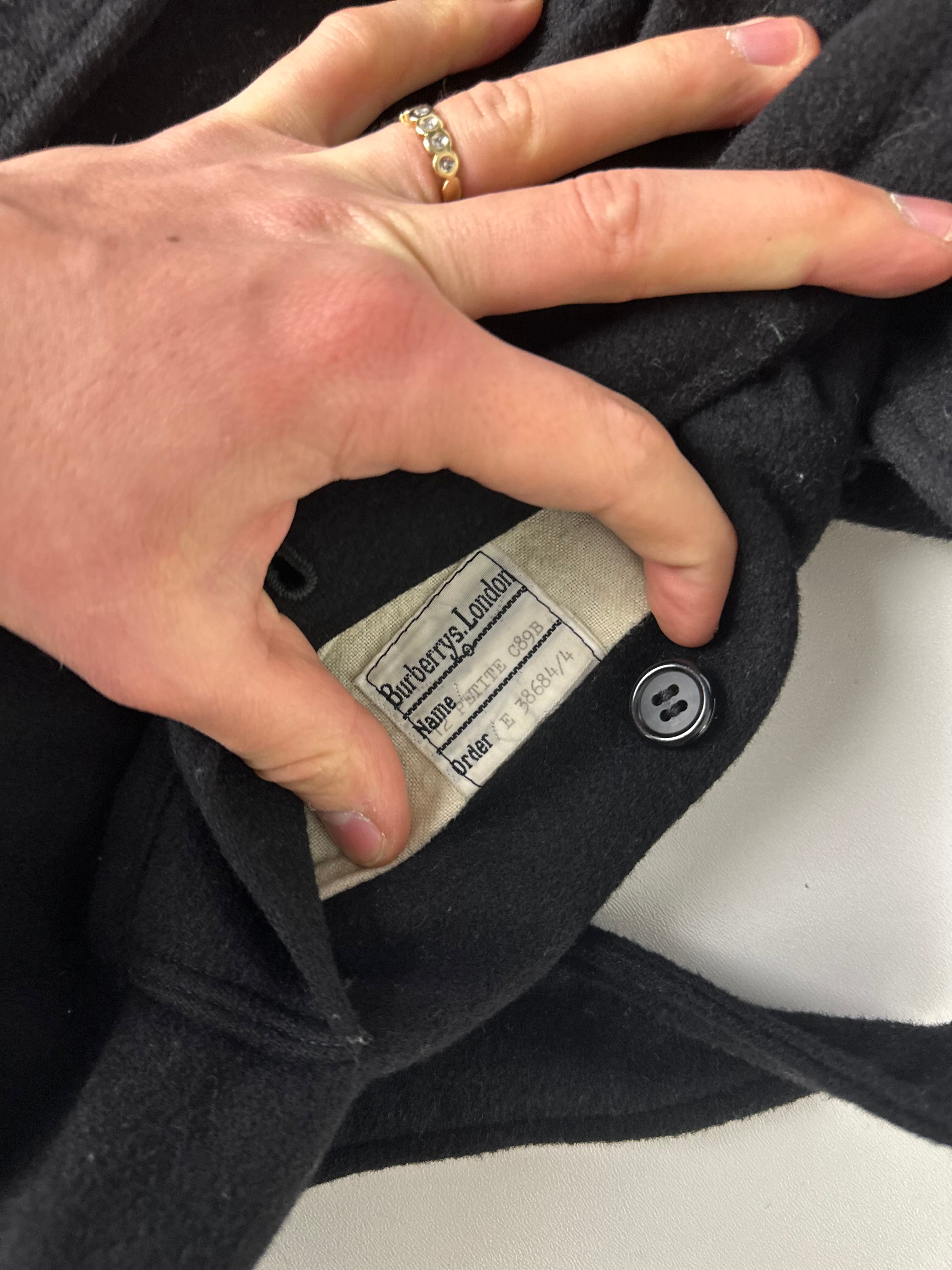 Burberrys Coat (10/S)