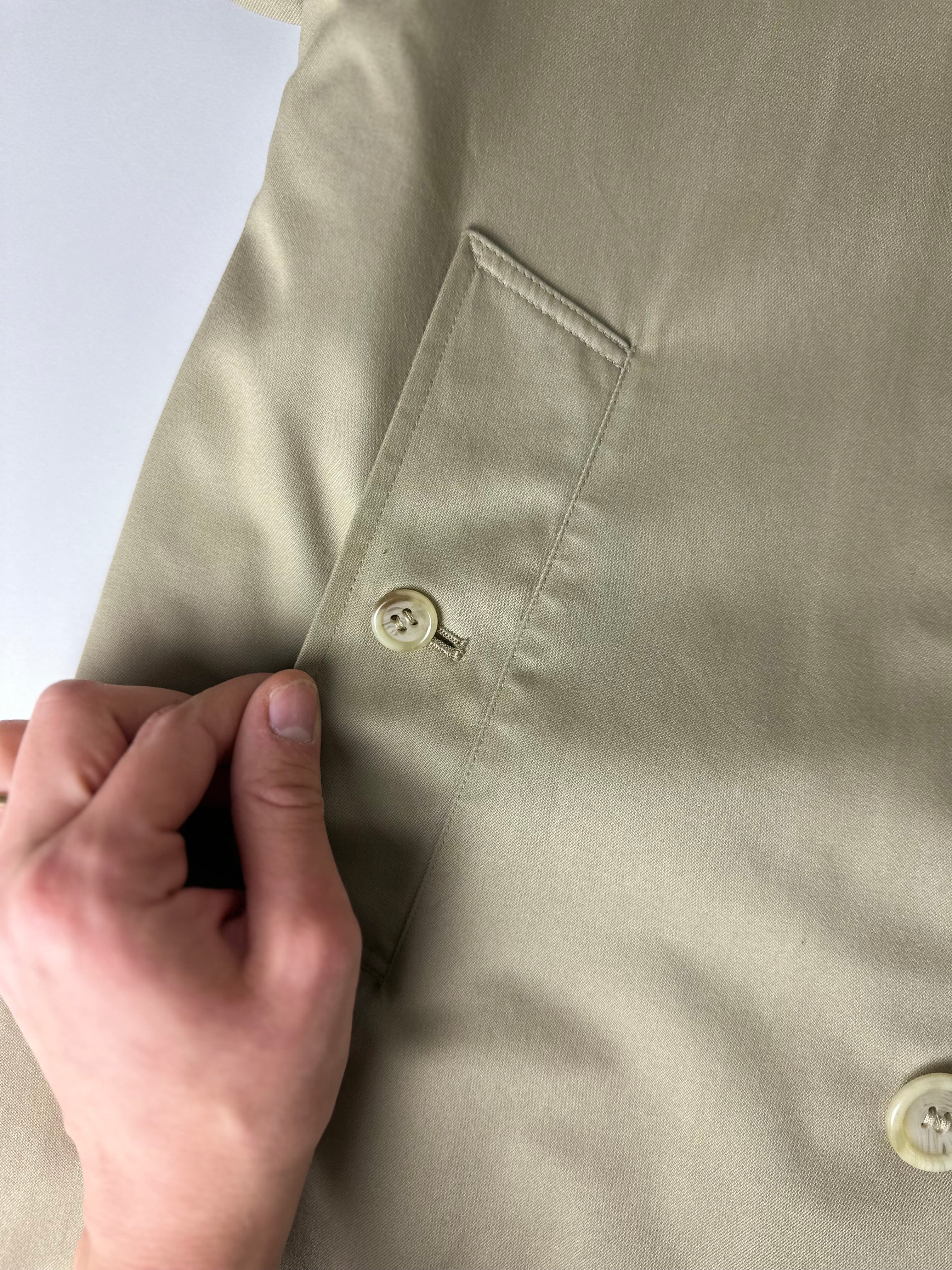 Burberrys Trenchcoat (10/S)