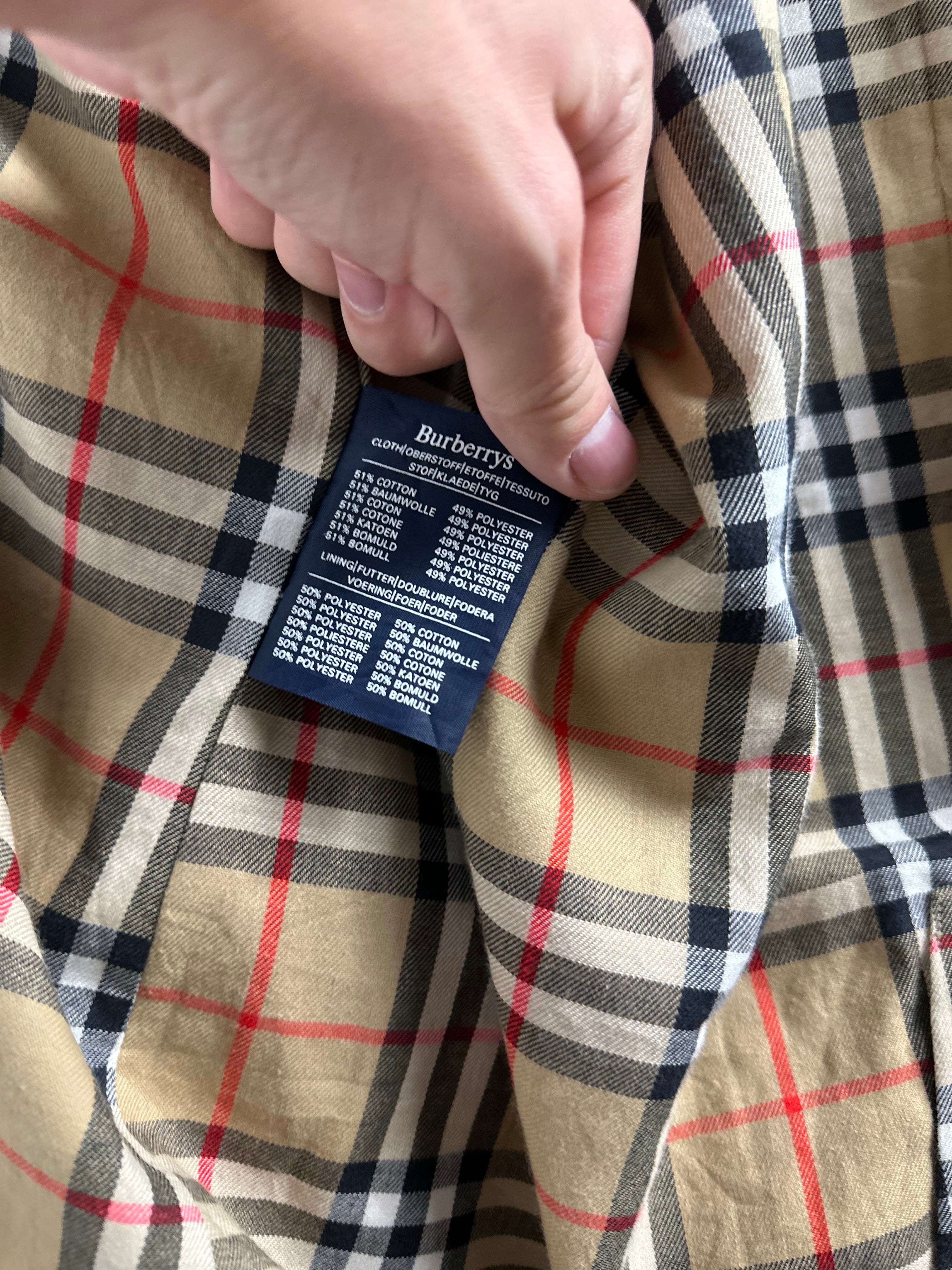 Burberrys Trenchcoat (12/M)