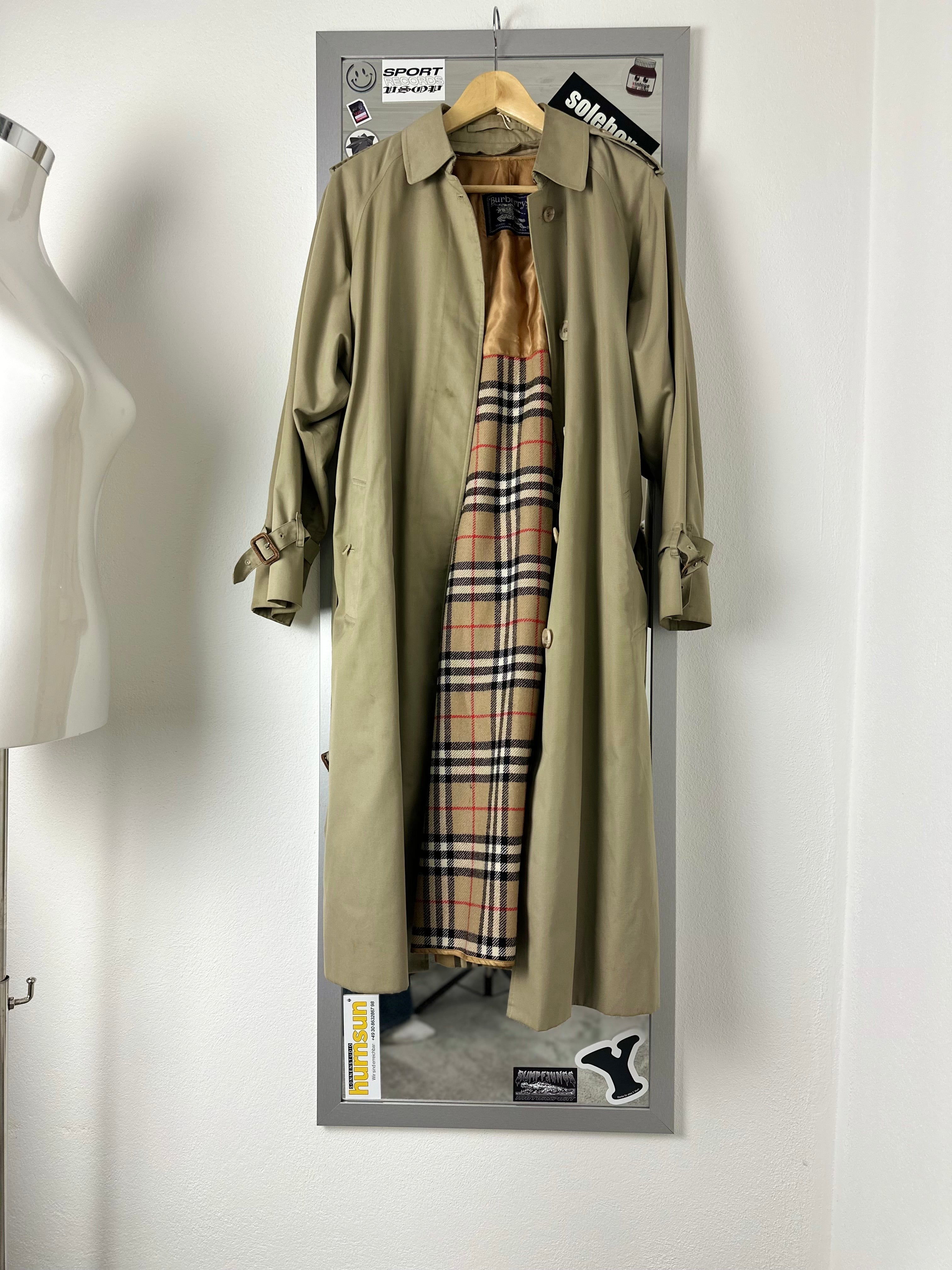 Burberrys Trenchcoat (12/M) including Inlet