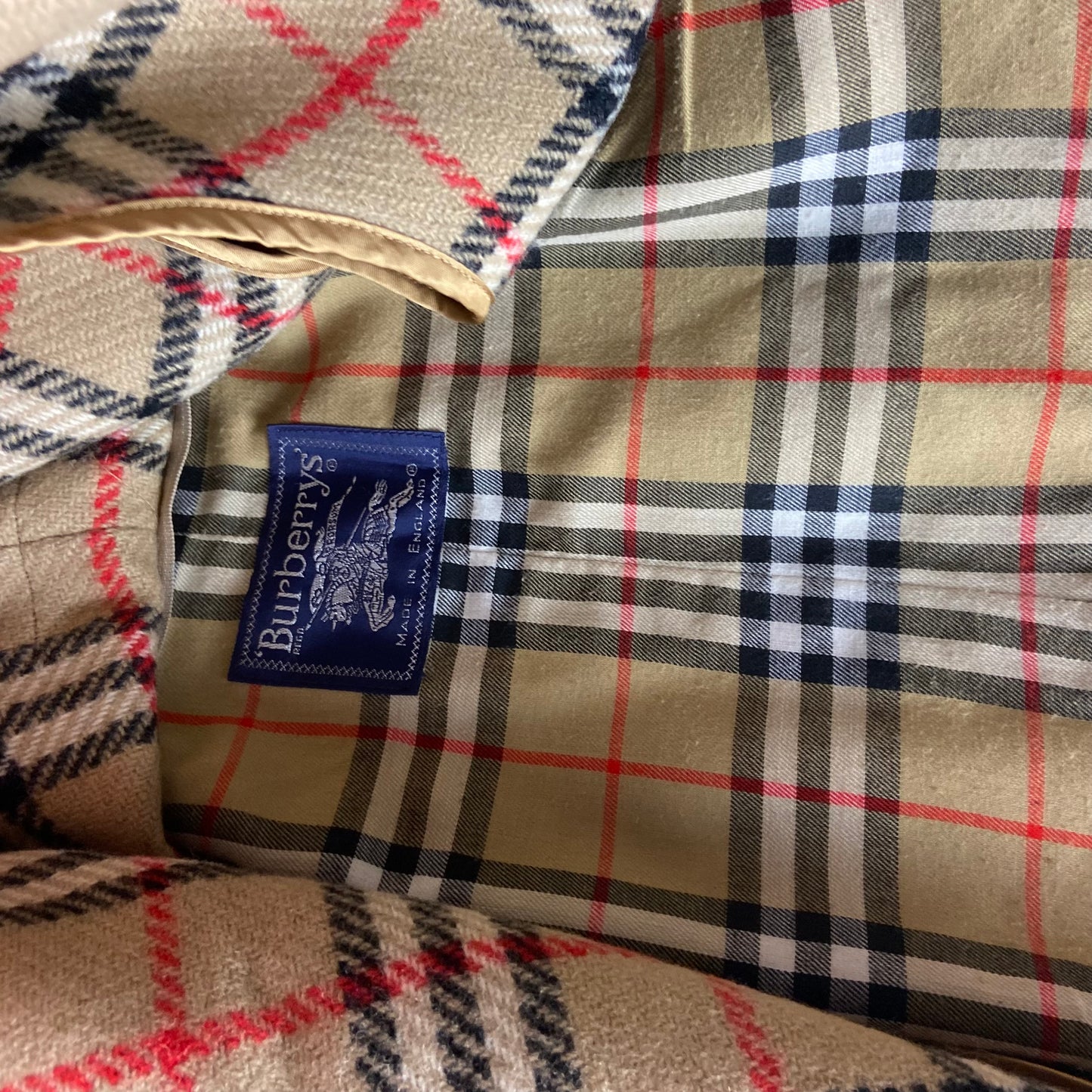 Burberrys Trenchcoat (50/L) including Inlet