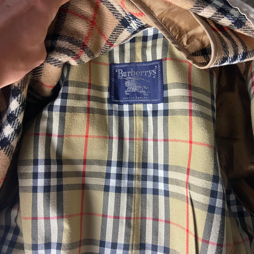 Burberrys Trenchcoat (12/M) including Inlet
