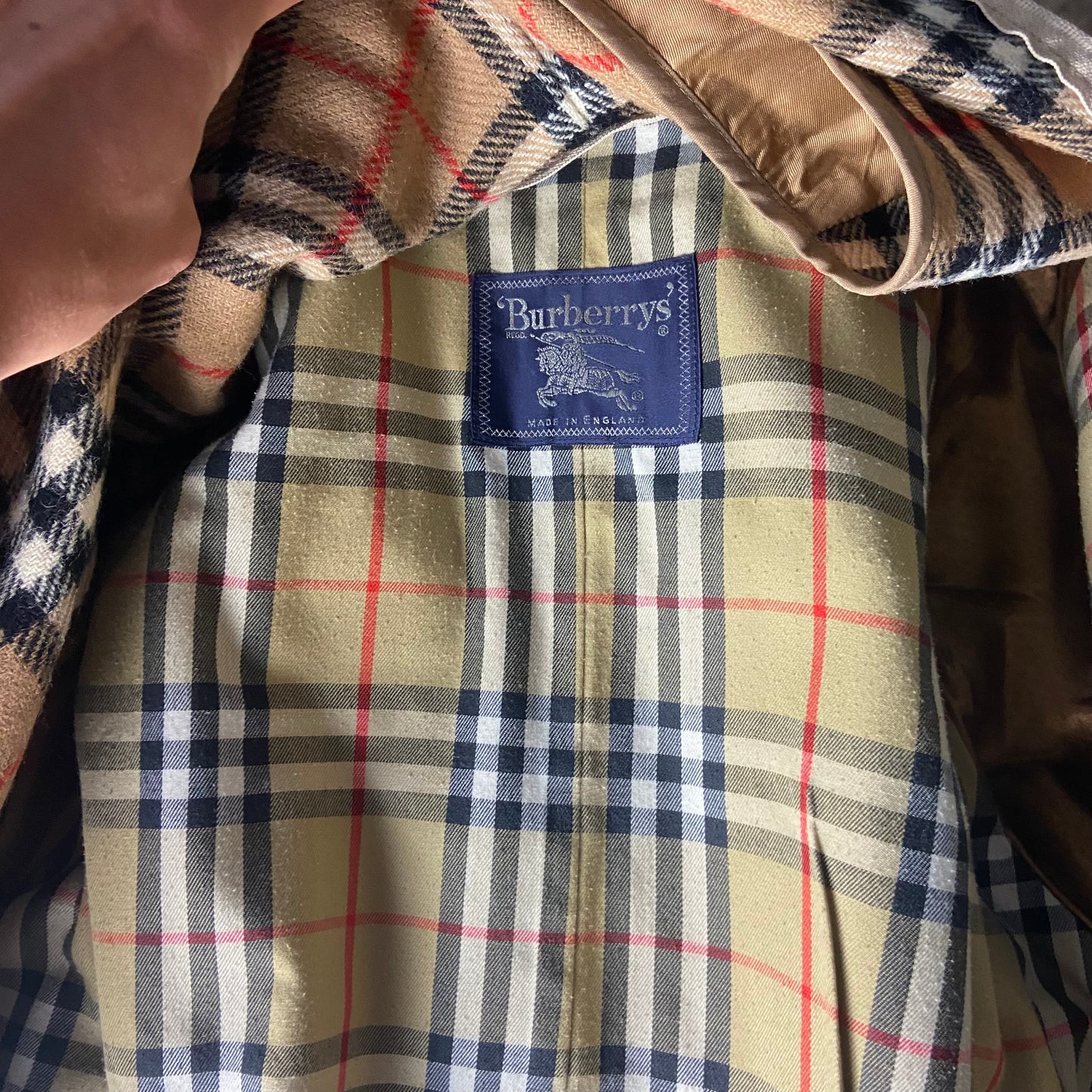 Burberrys Trenchcoat (12/M) including Inlet