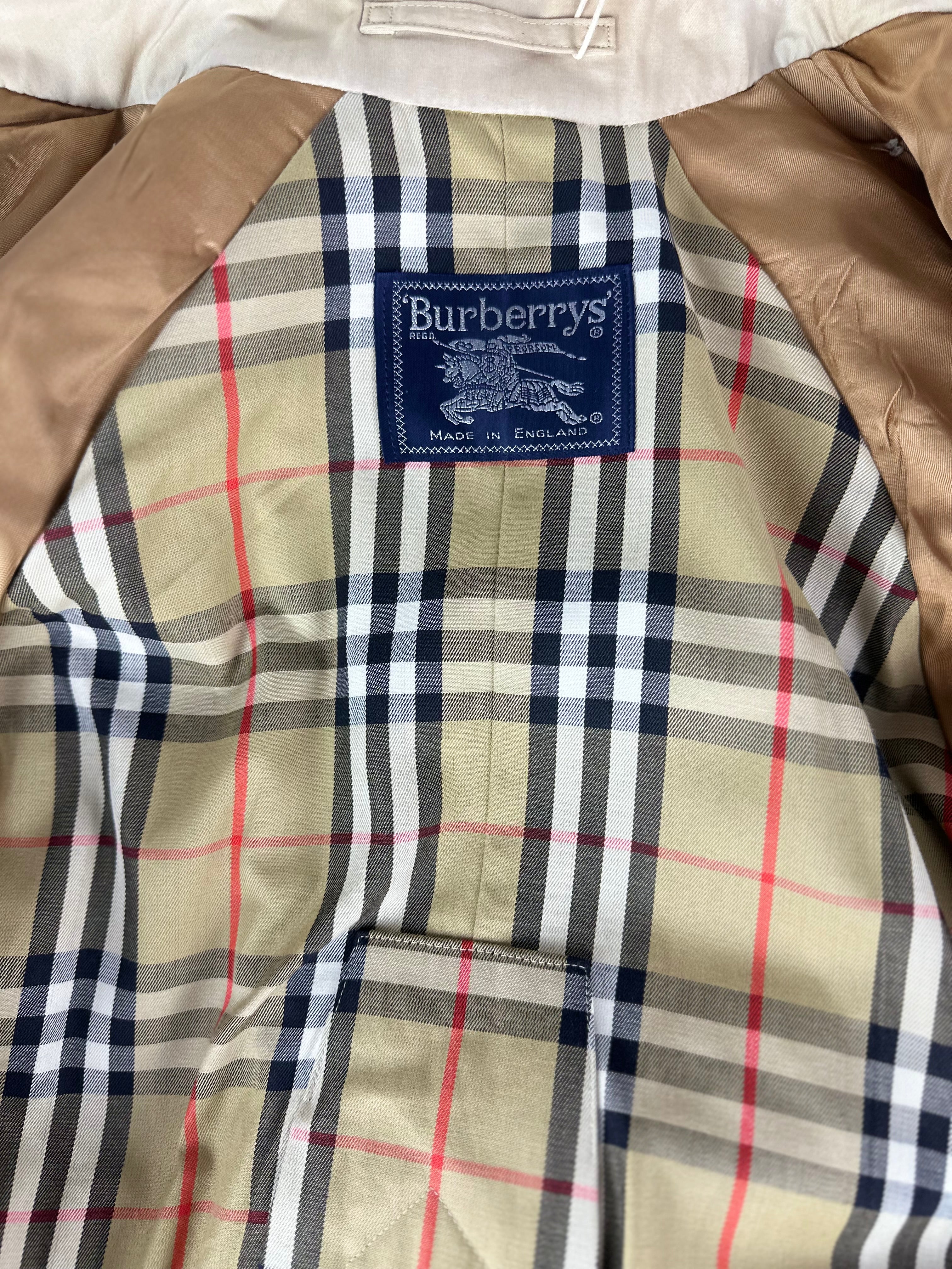 Burberrys Trenchcoat (8/XS)