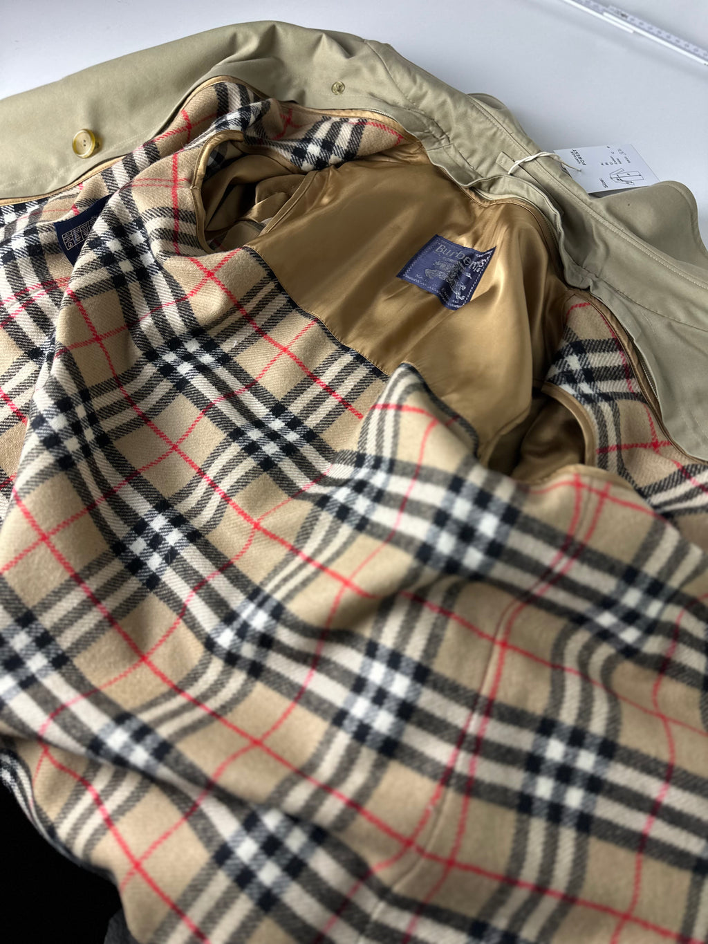 Burberrys Trenchcoat (6/XXS) including Inlet