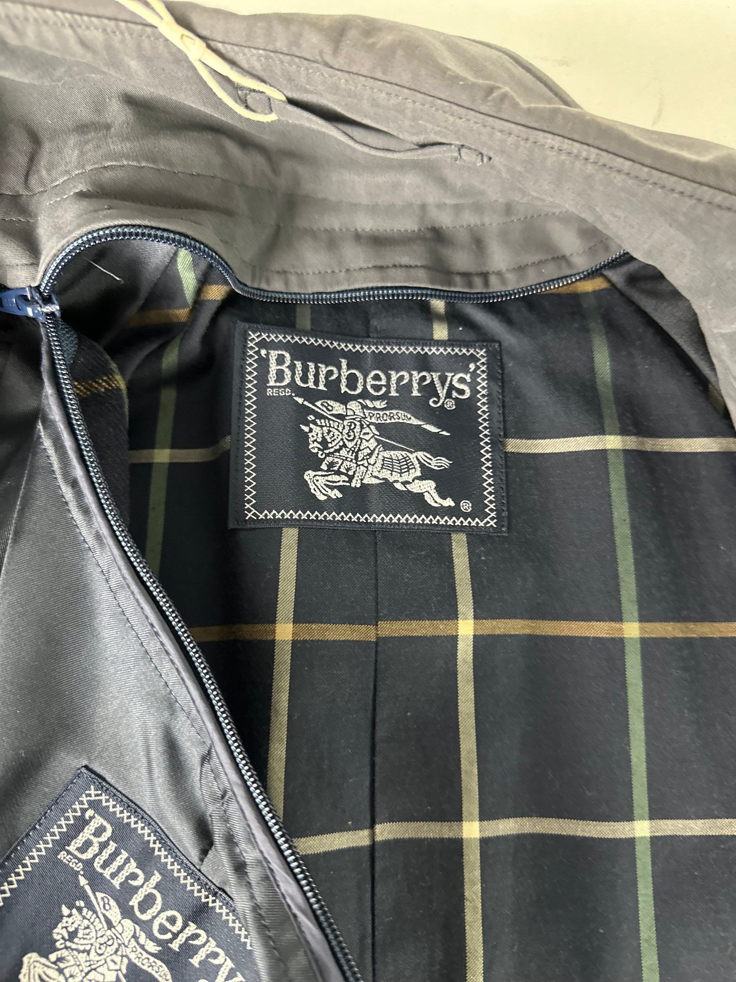 Vintage Burberry Trench Coat Size 48 M With Lining