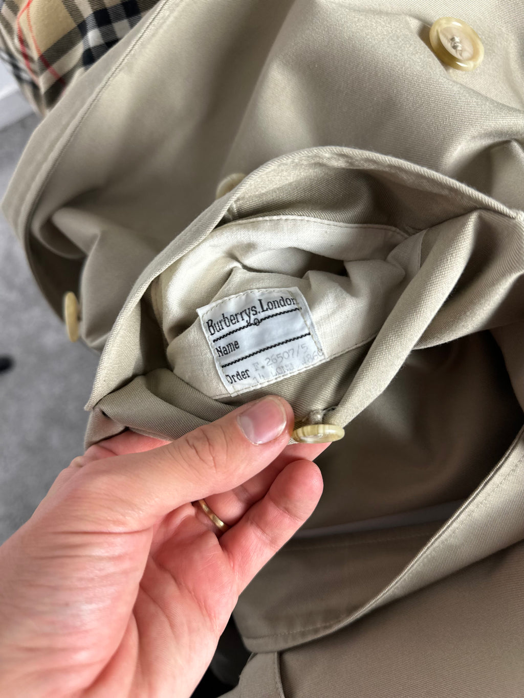 Burberrys Trenchcoat (14/L)