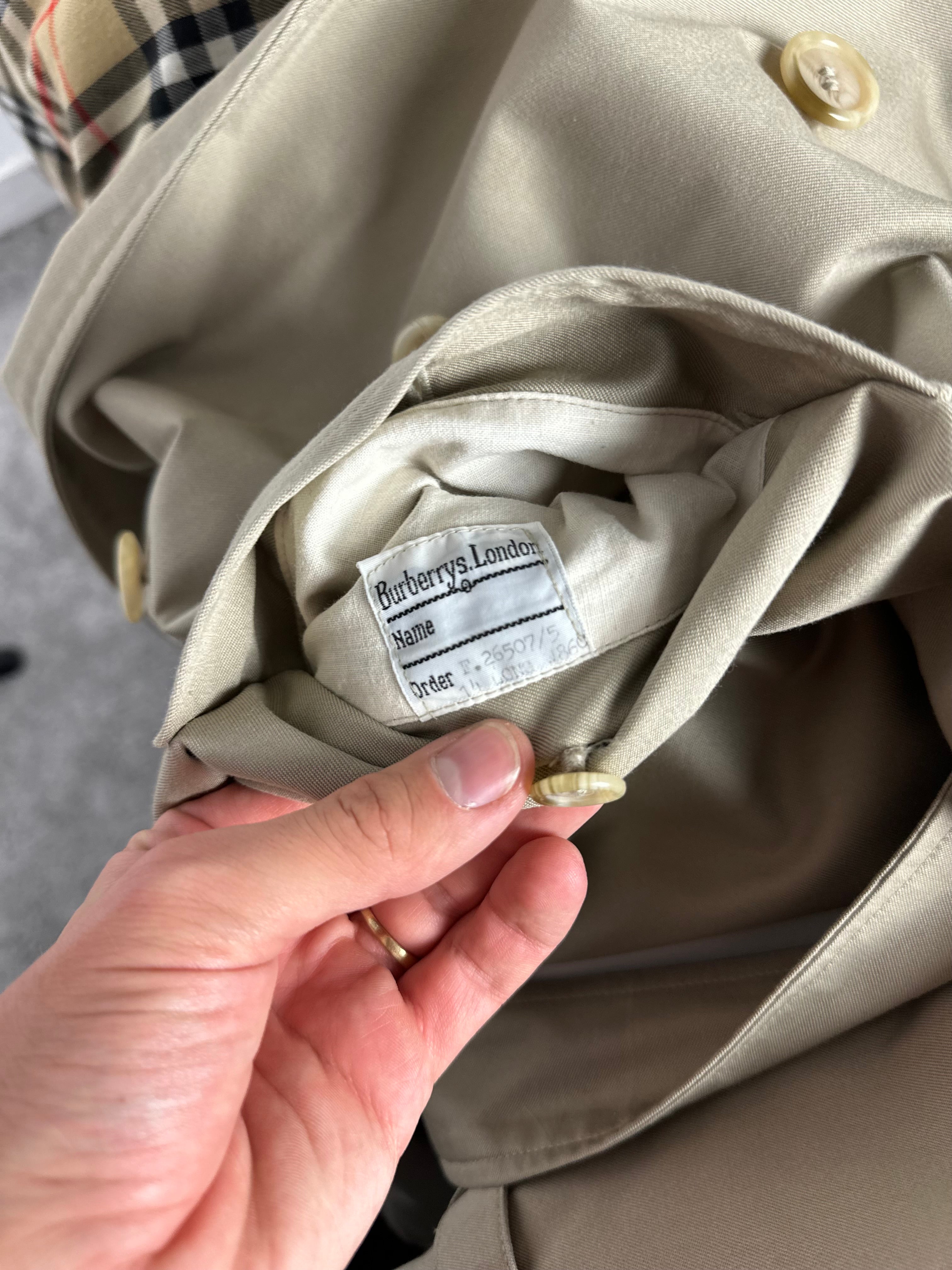 Burberrys Trenchcoat (14/L)