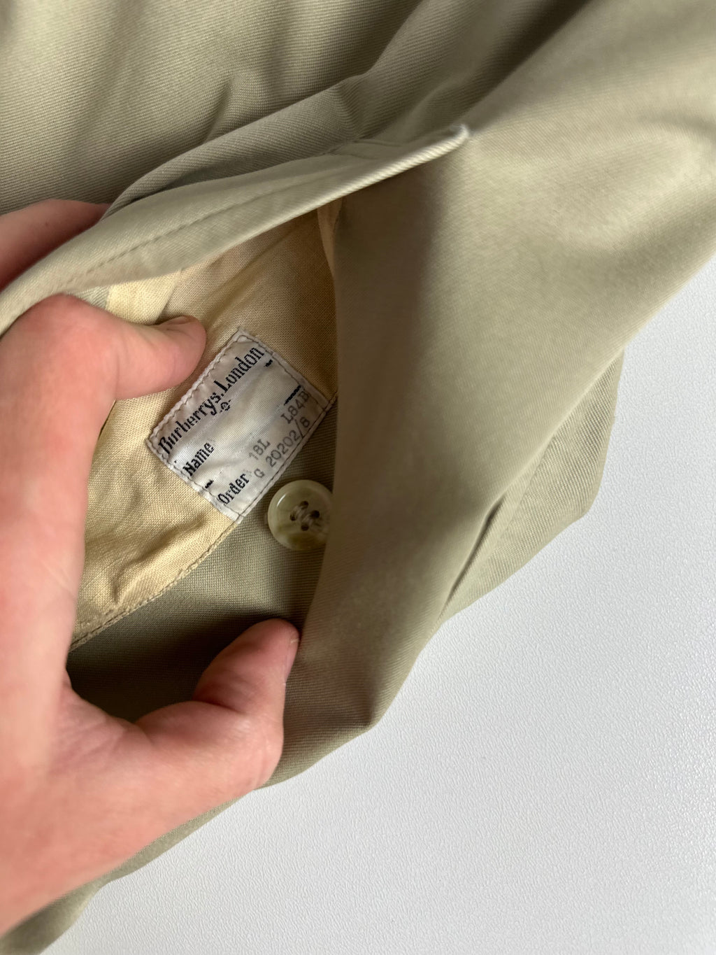 Burberrys Trenchcoat (14/L) including Inlet