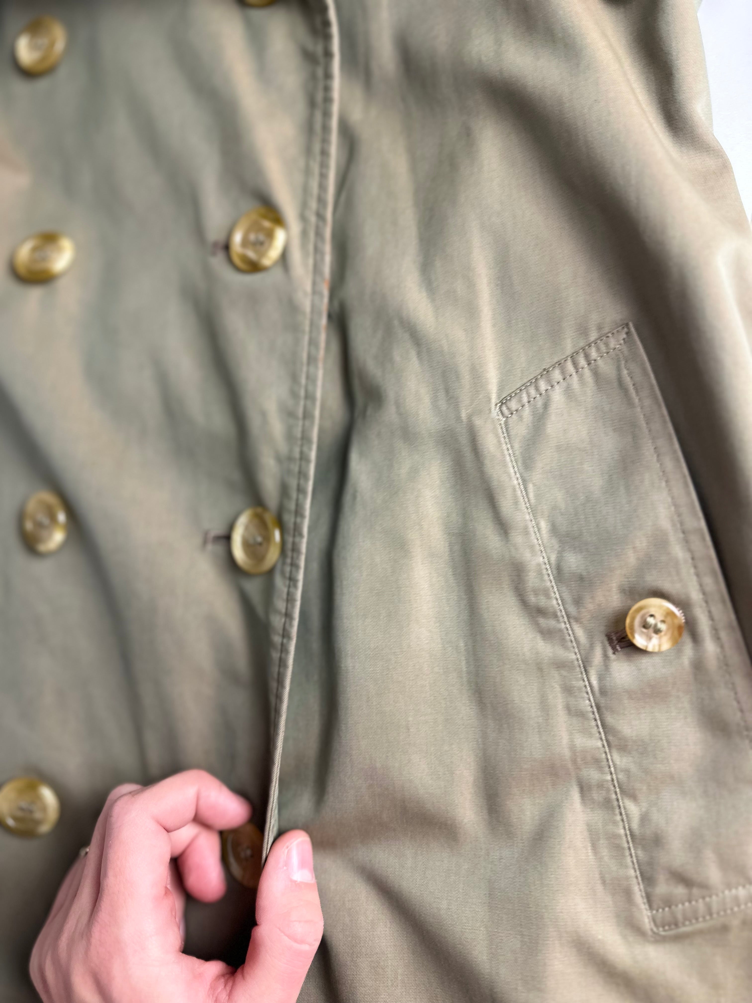 Burberrys Trenchcoat (10/S)