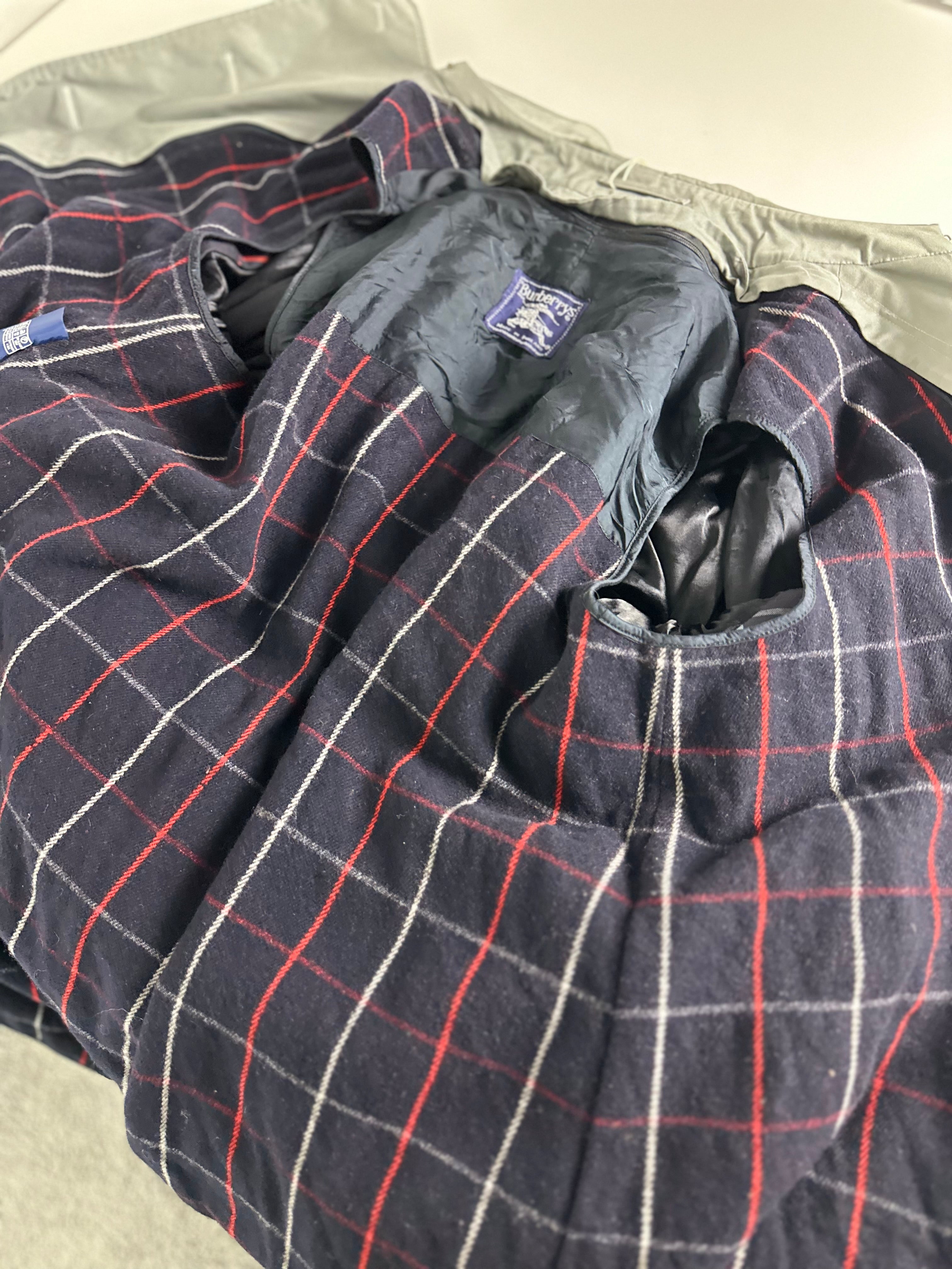 Burberrys Trenchcoat (16/XL) including Inlet