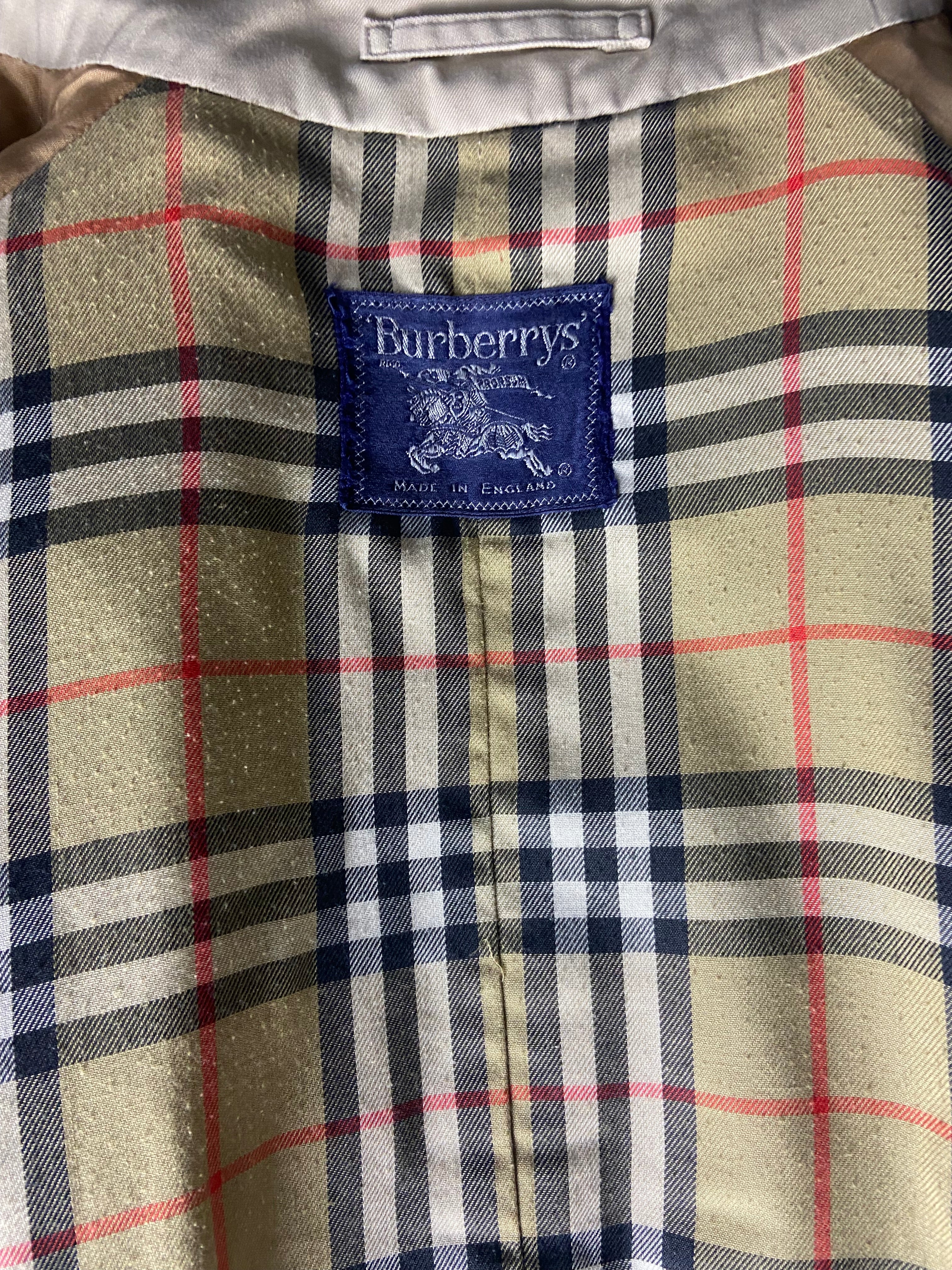 Burberrys Trenchcoat (12/M)