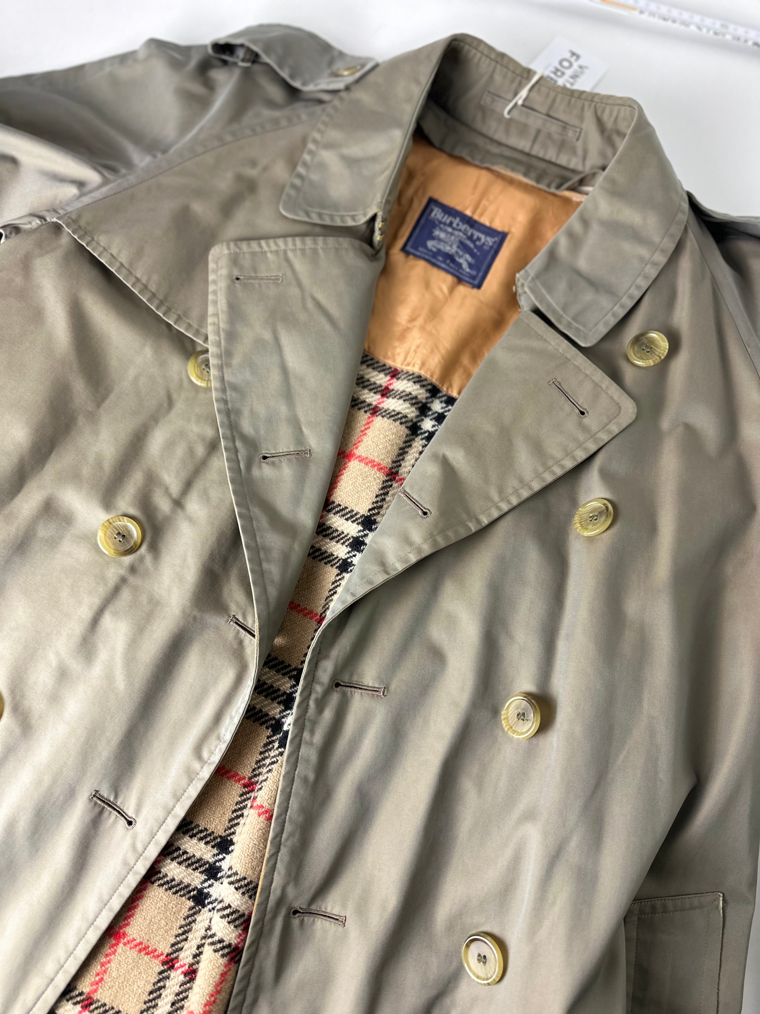 Burberrys Trenchcoat (52/L) including Inlet