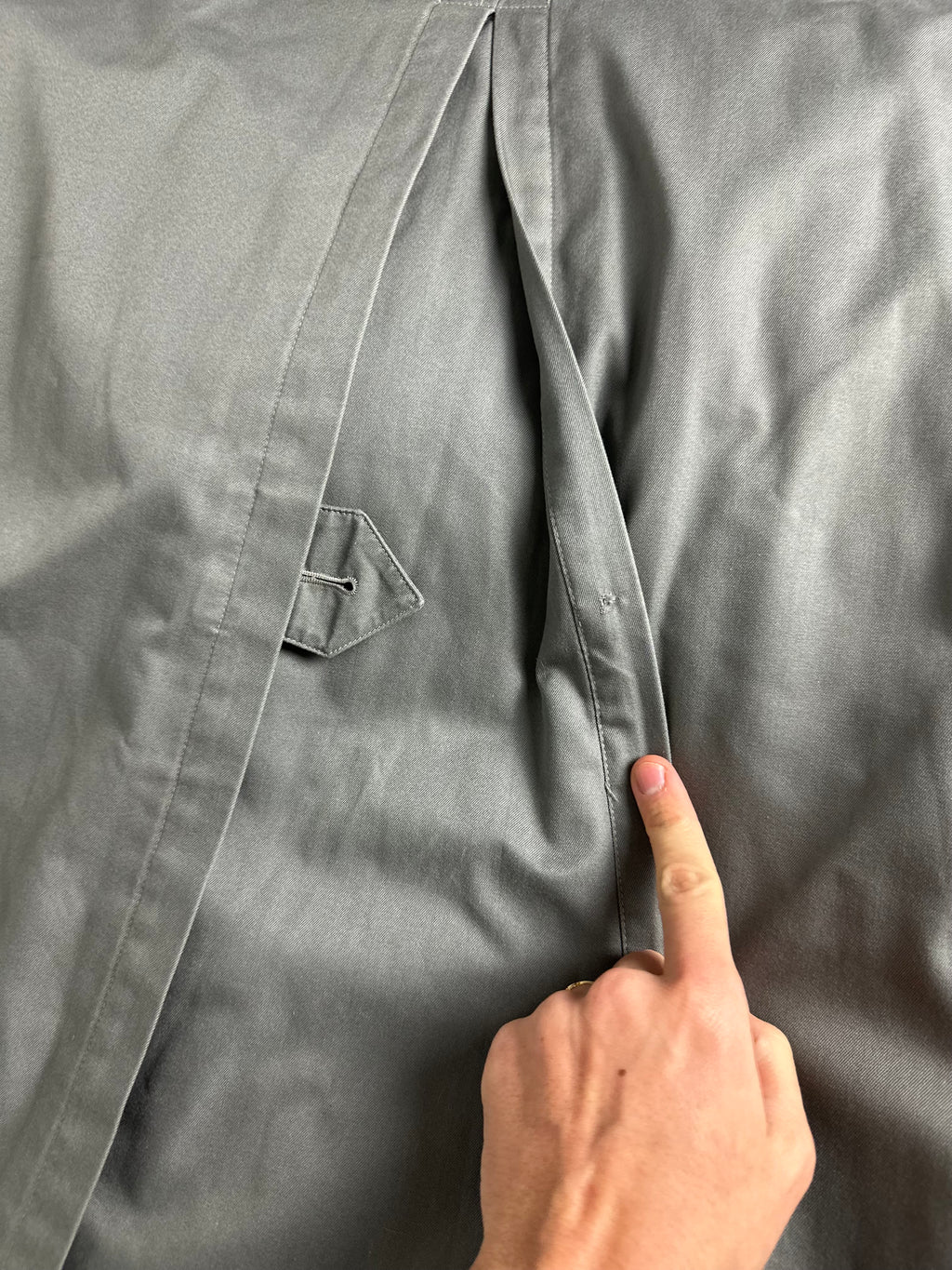 Burberrys Trenchcoat (16/XL) including Inlet