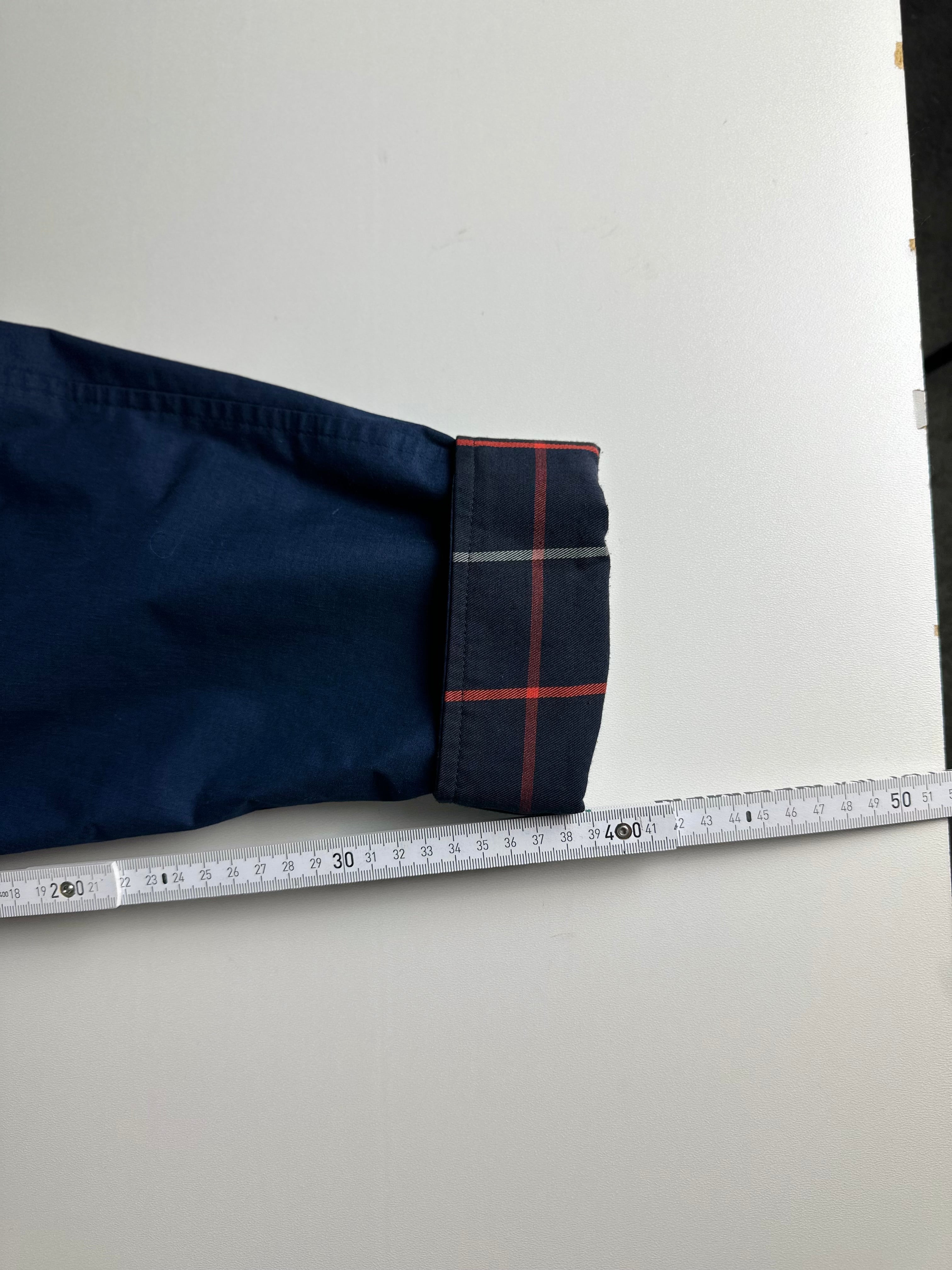 Burberrys Raincoat (12/M)