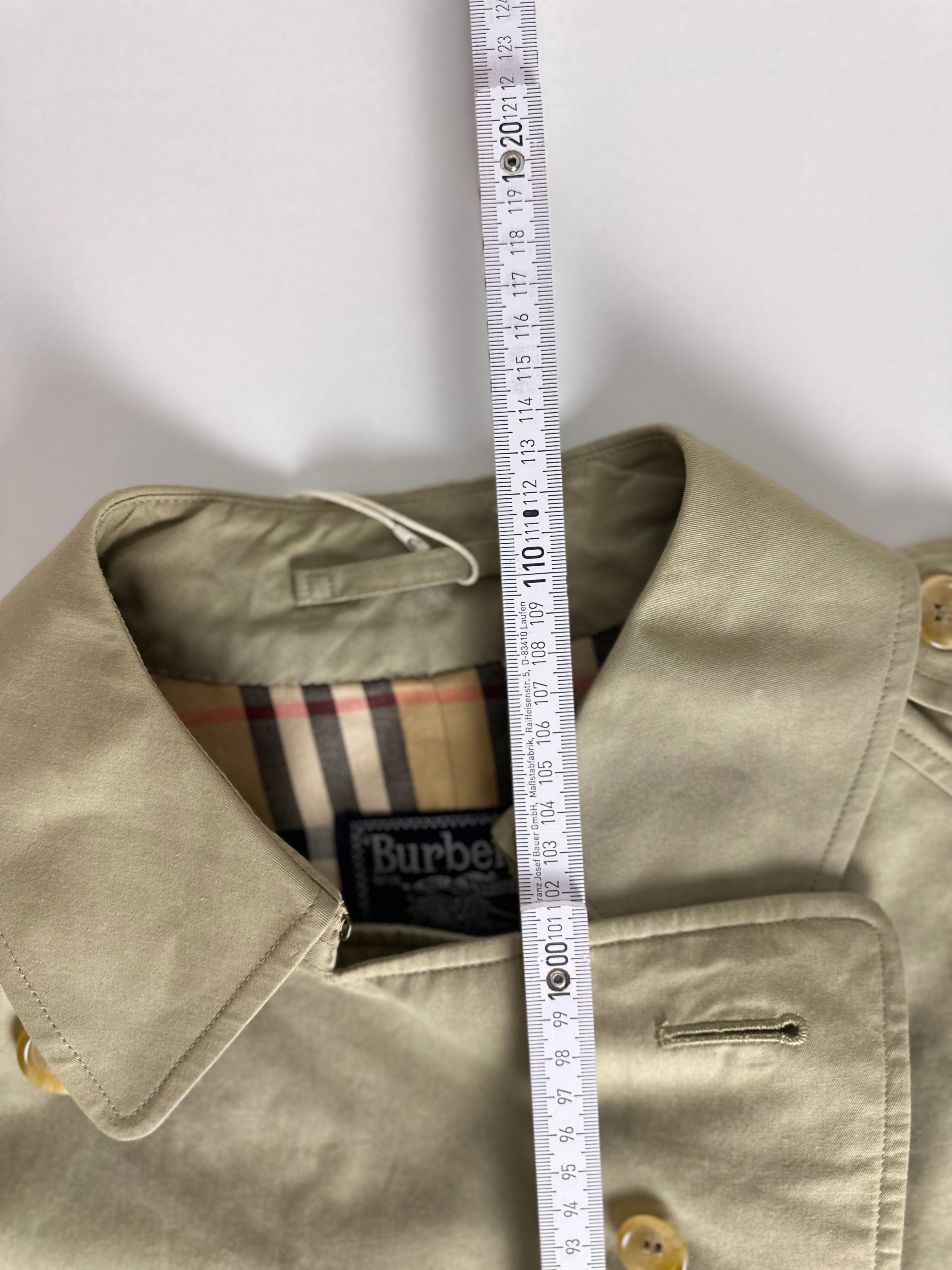 Burberrys Trenchcoat (10/S)