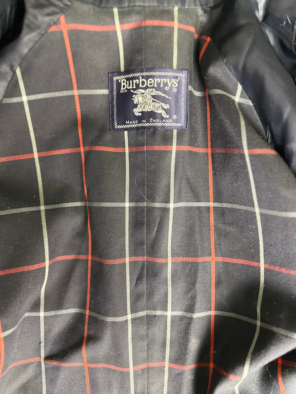 Burberrys Trenchcoat (10/S)