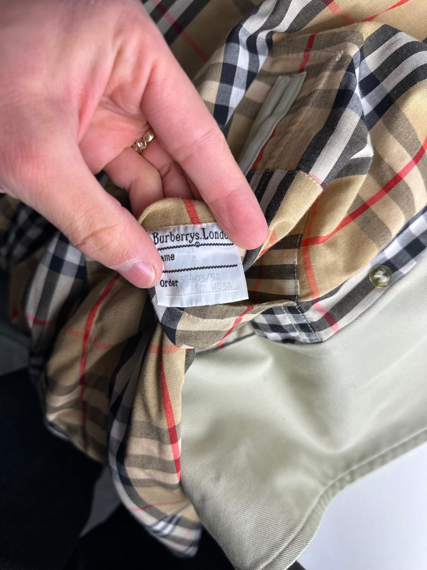Burberrys Trenchcoat (12/M)