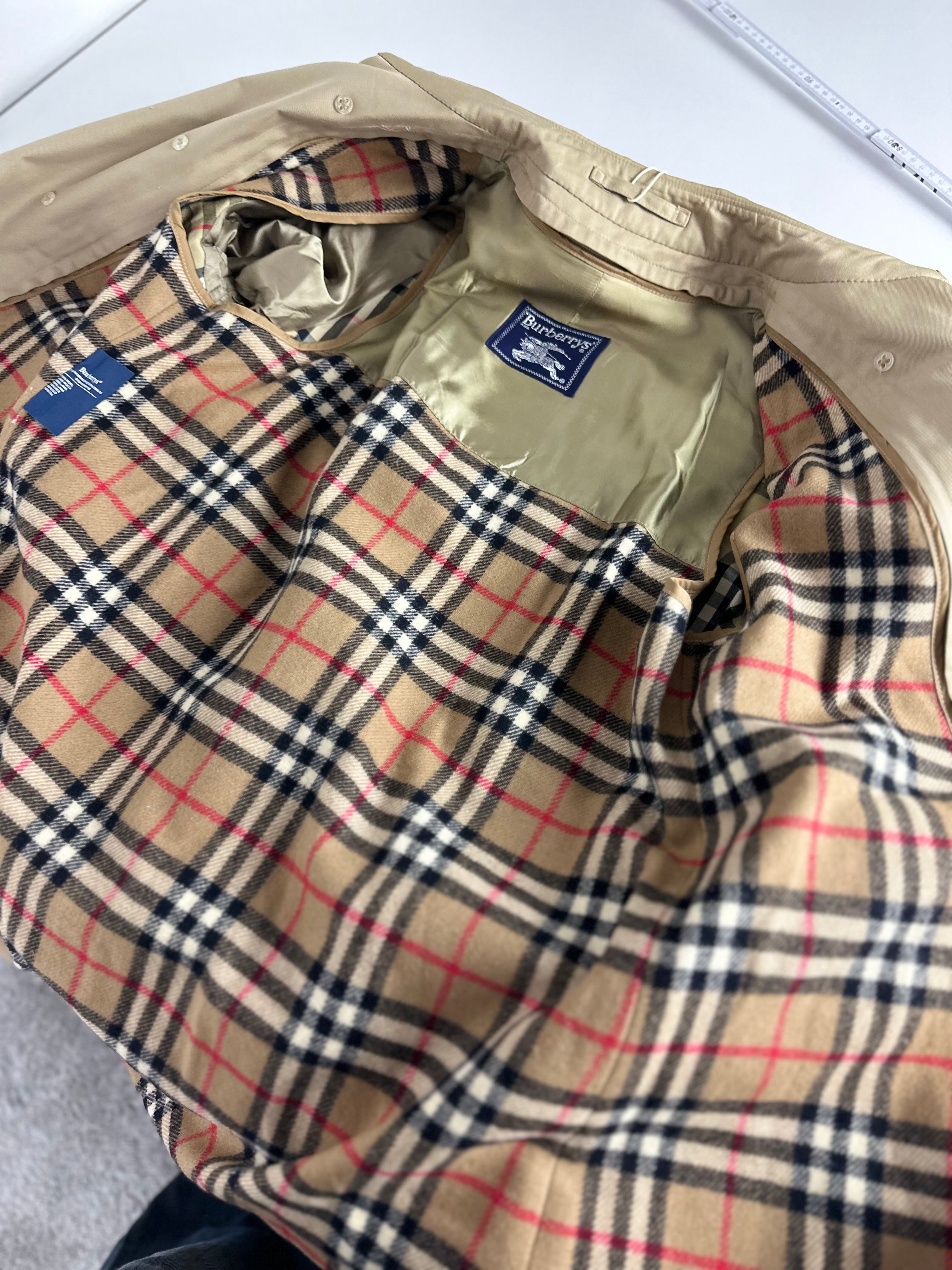 Burberrys Trenchcoat (14/L) including Inlet