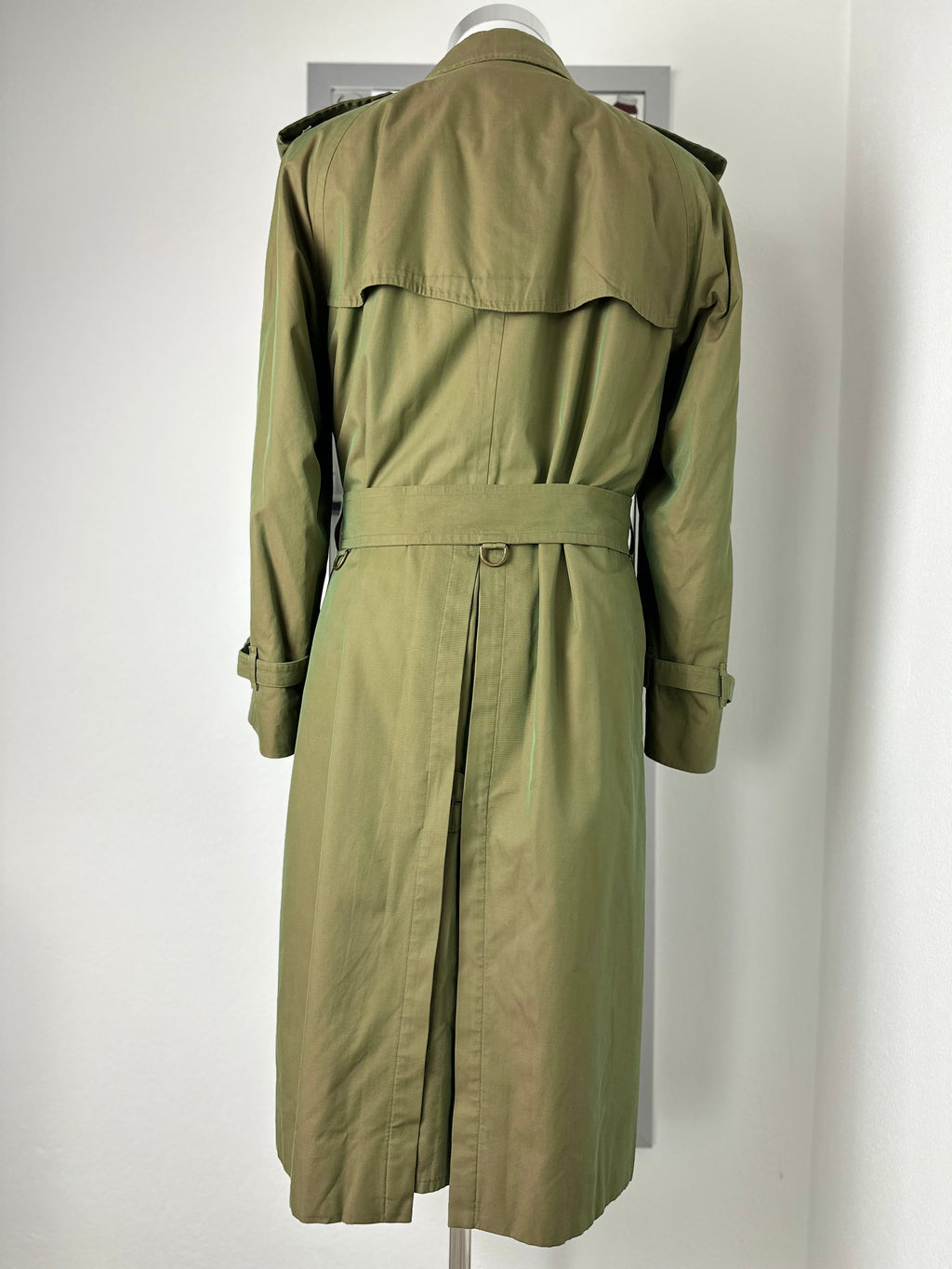 Burberrys Trenchcoat (50/L) including Inlet