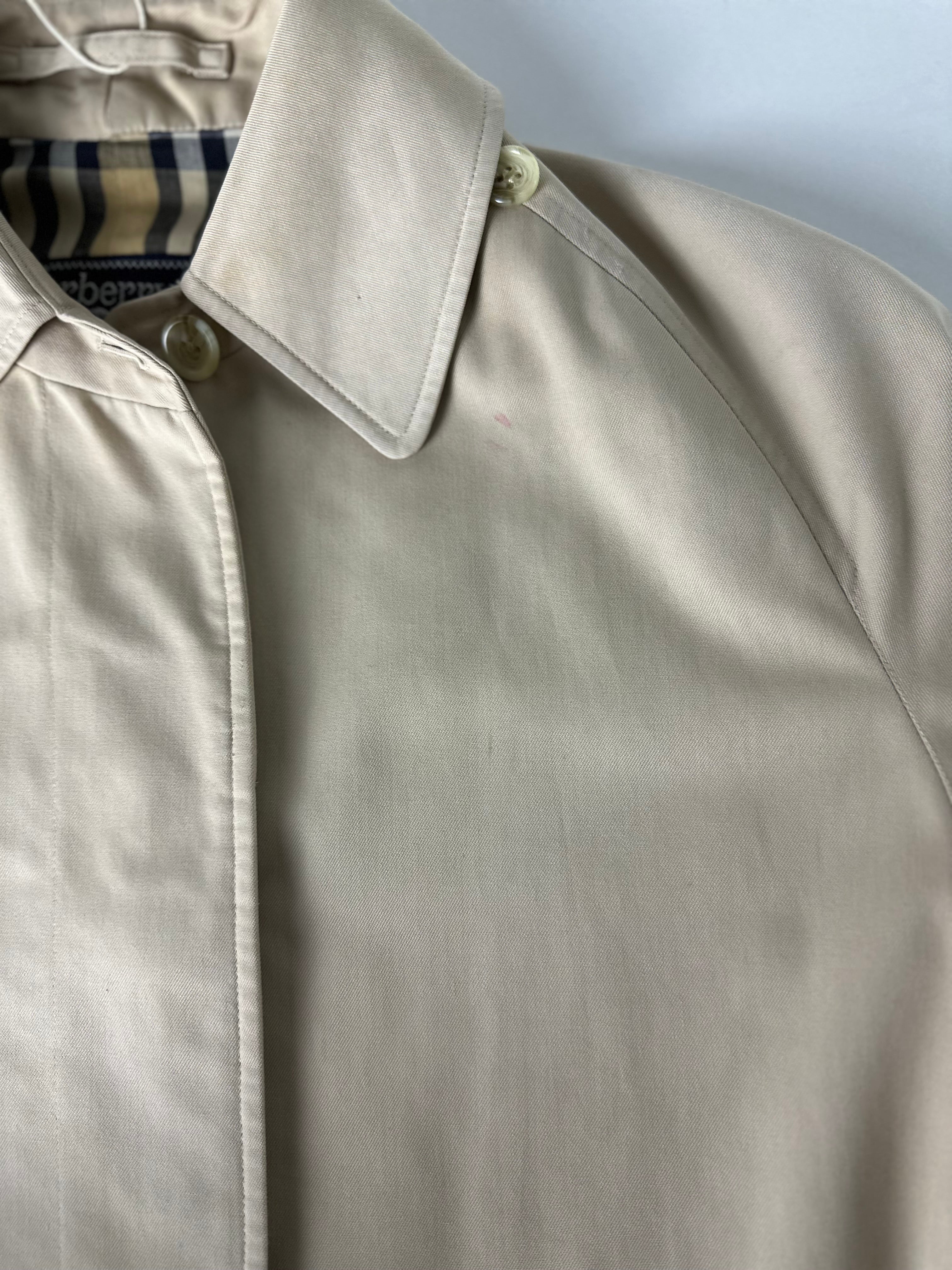 Burberrys Trenchcoat (10/S)