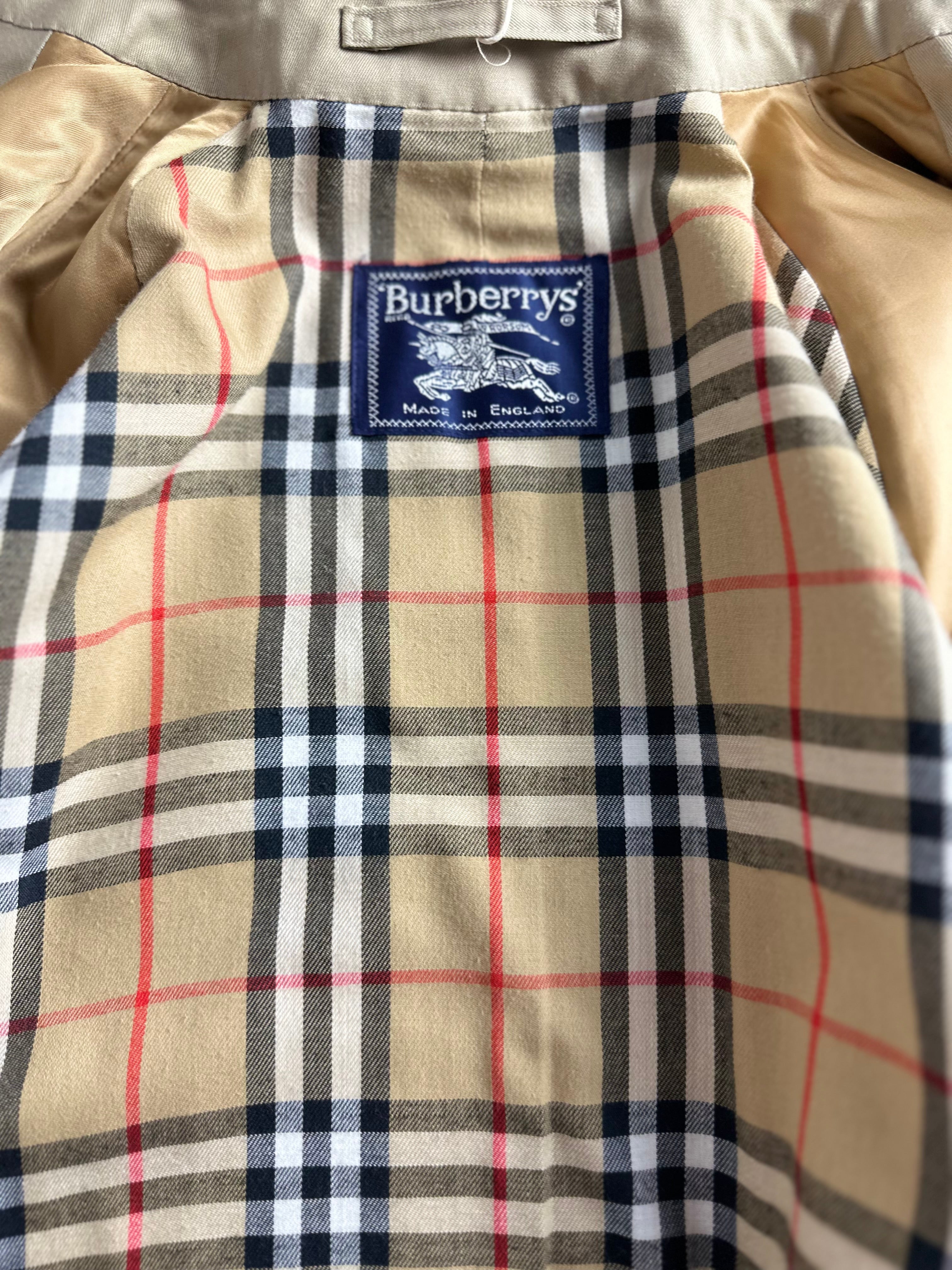 Burberrys Trenchcoat (12/M)