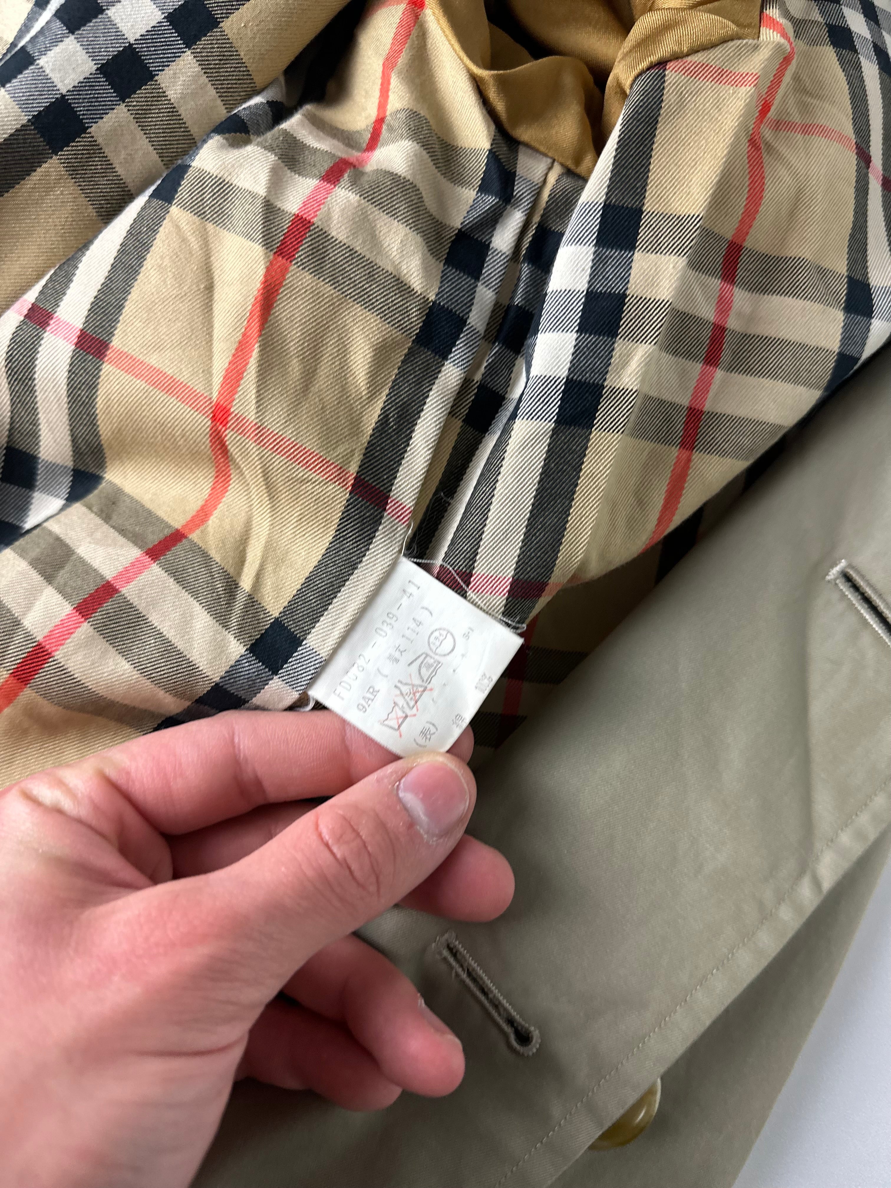 Burberrys Trenchcoat (12/M)