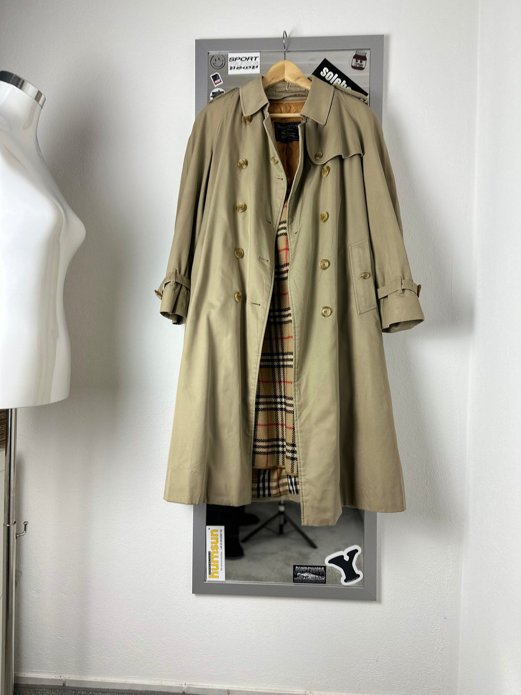 Burberrys Trenchcoat (12/M) including Inlet