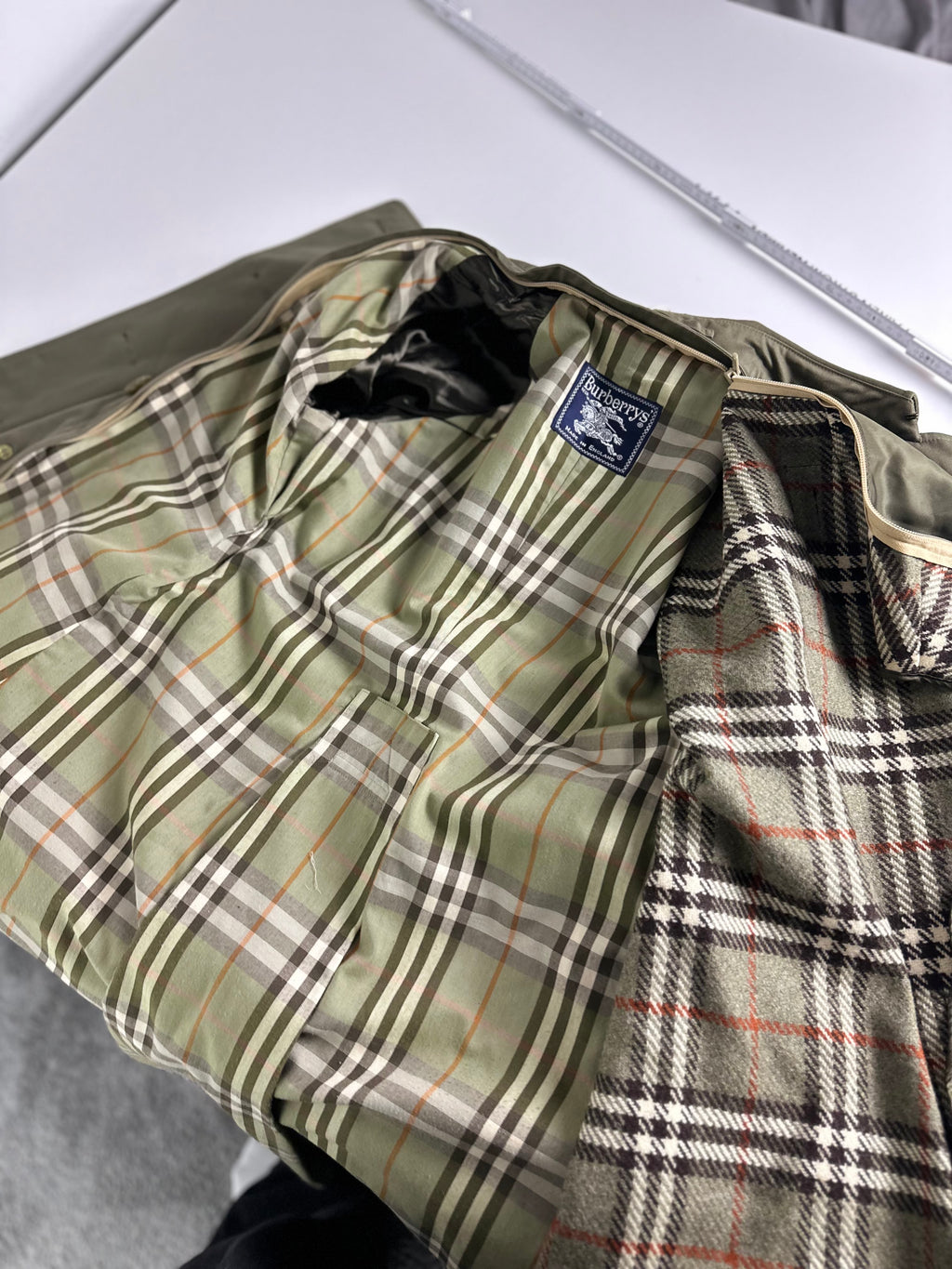 Burberrys Trenchcoat (8/XS) including Inlet