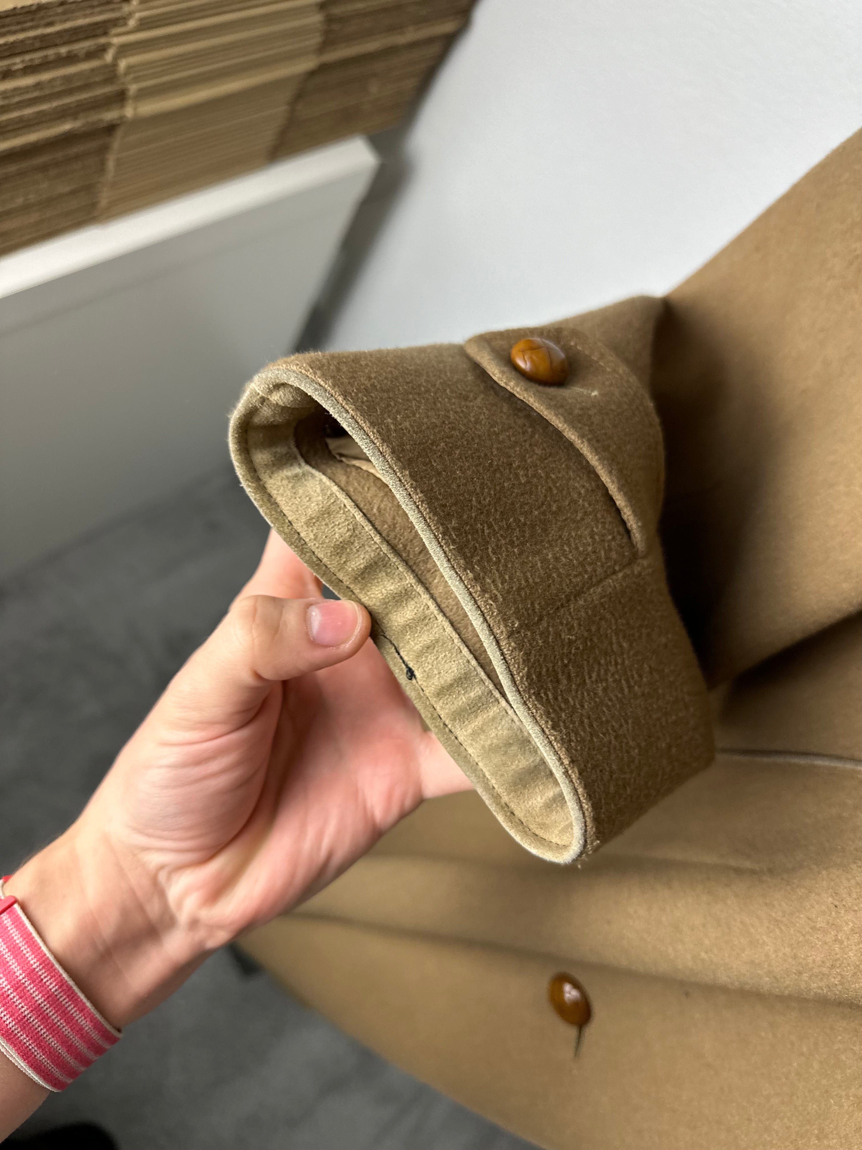 Burberrys Coat (50/L)