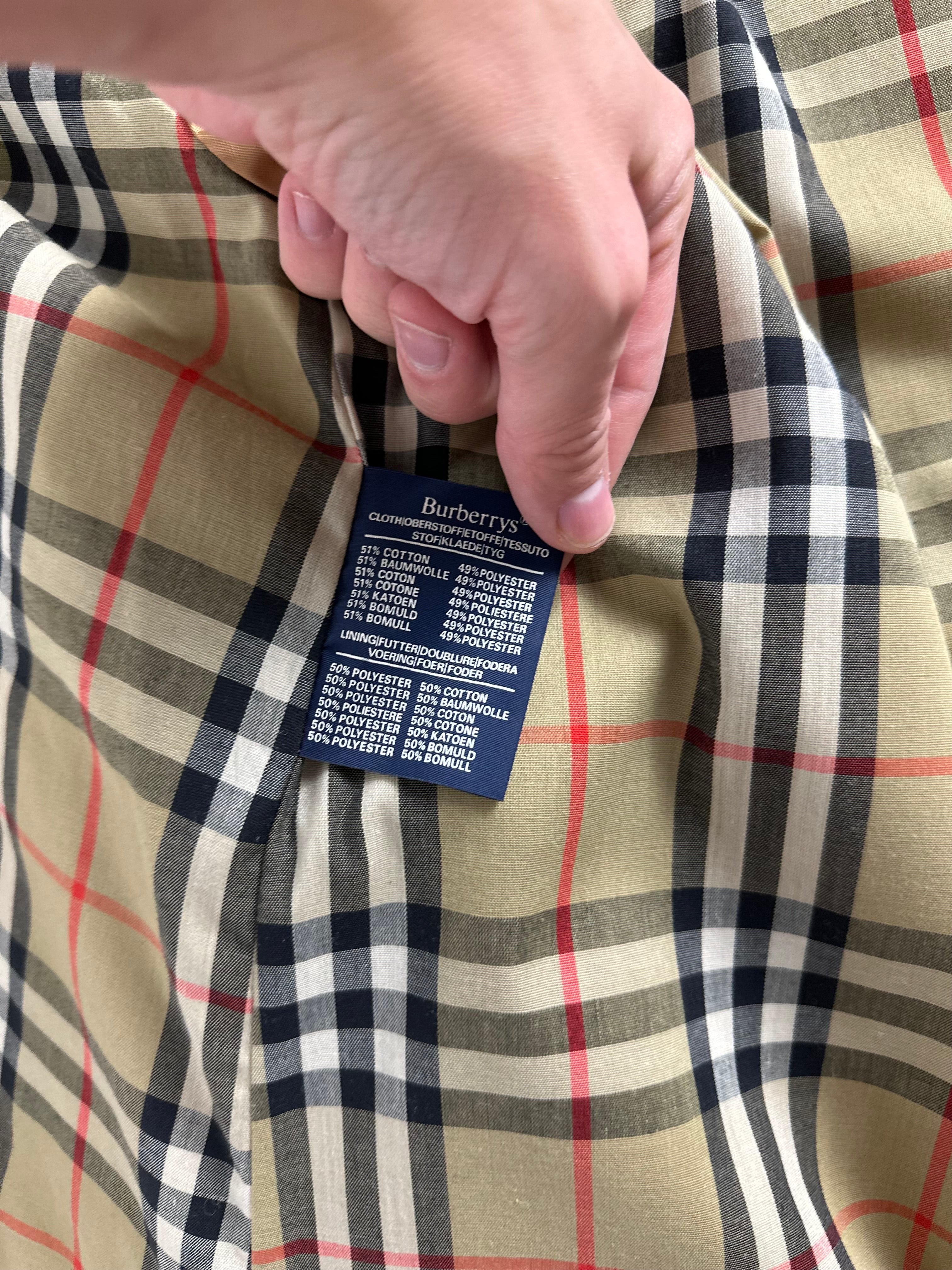 Burberrys Trenchcoat (10/S)