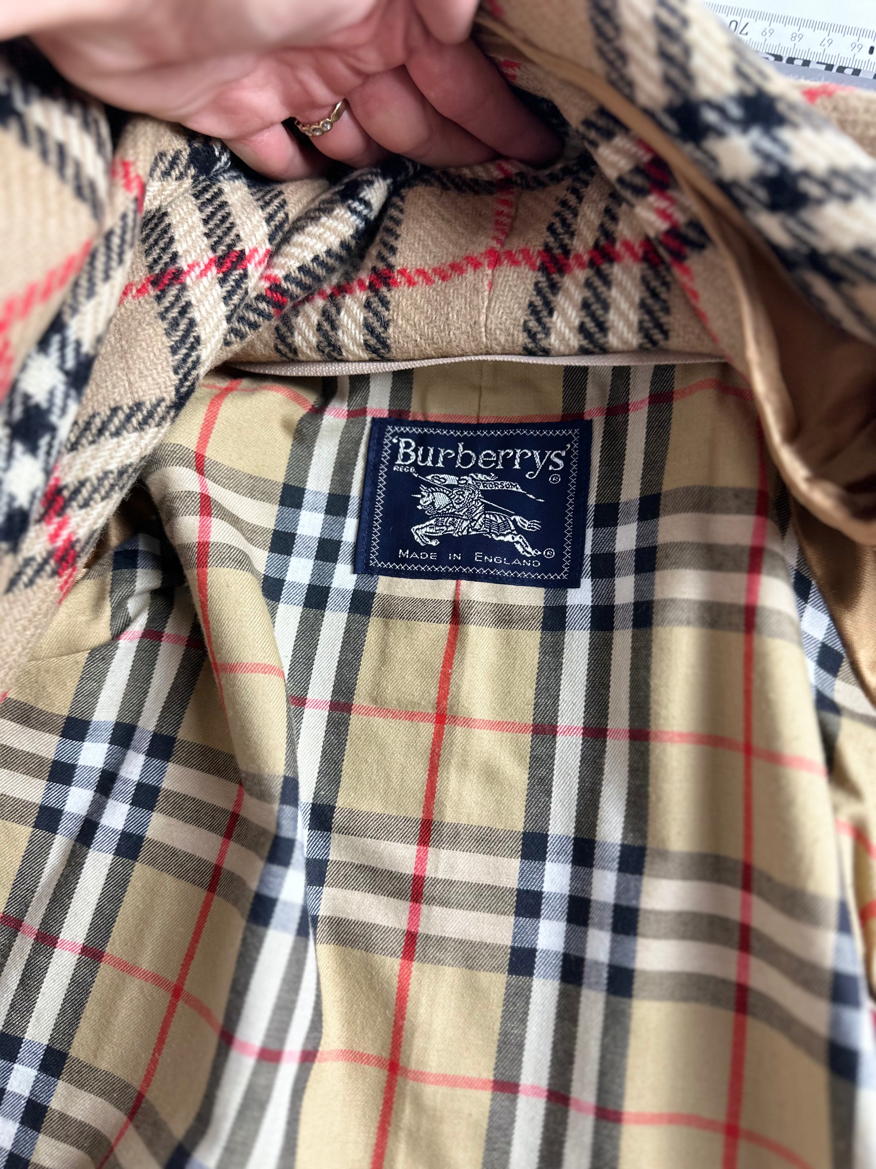 Burberrys Carcoat (50/L) including Inlet