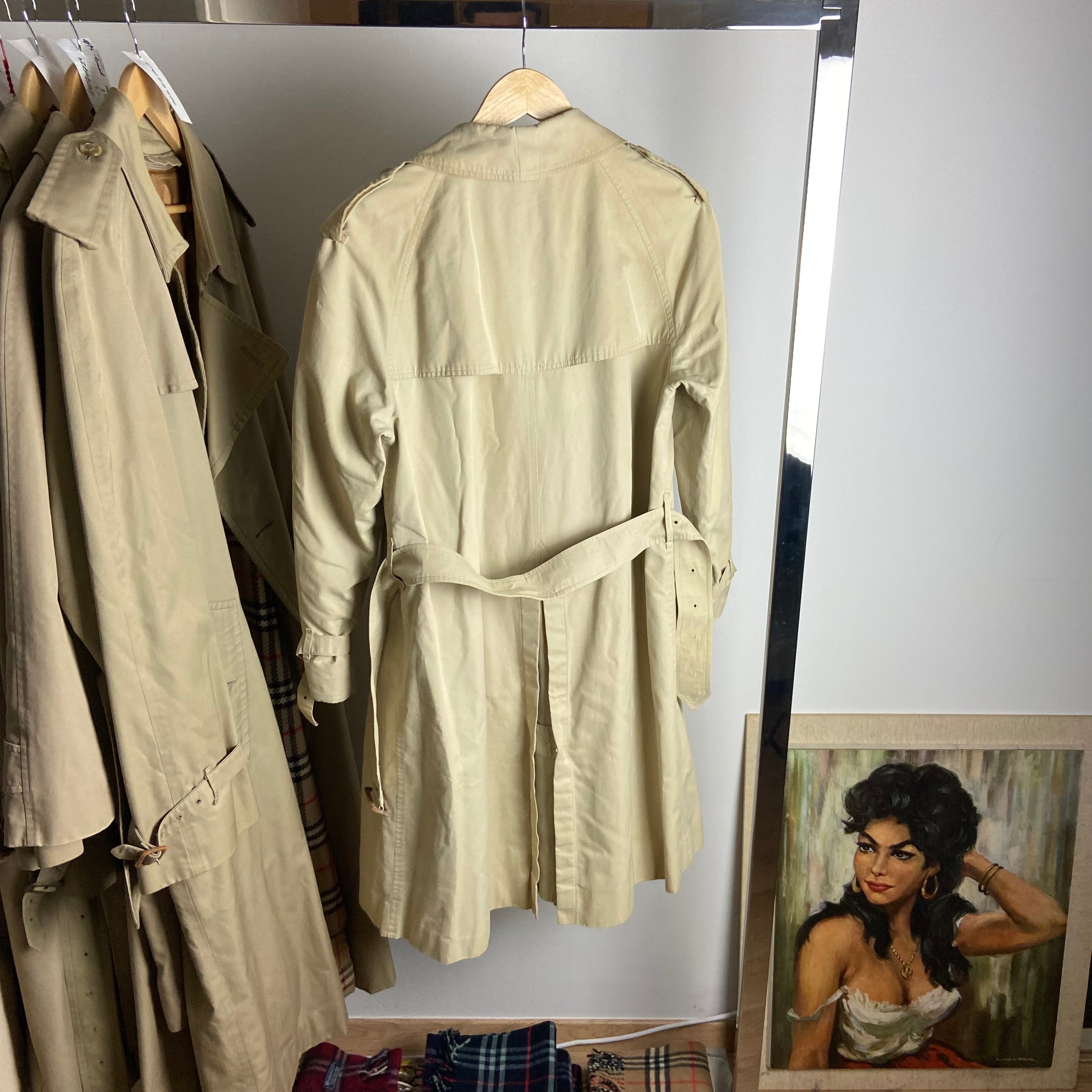 Burberrys Trenchcoat (10/S)