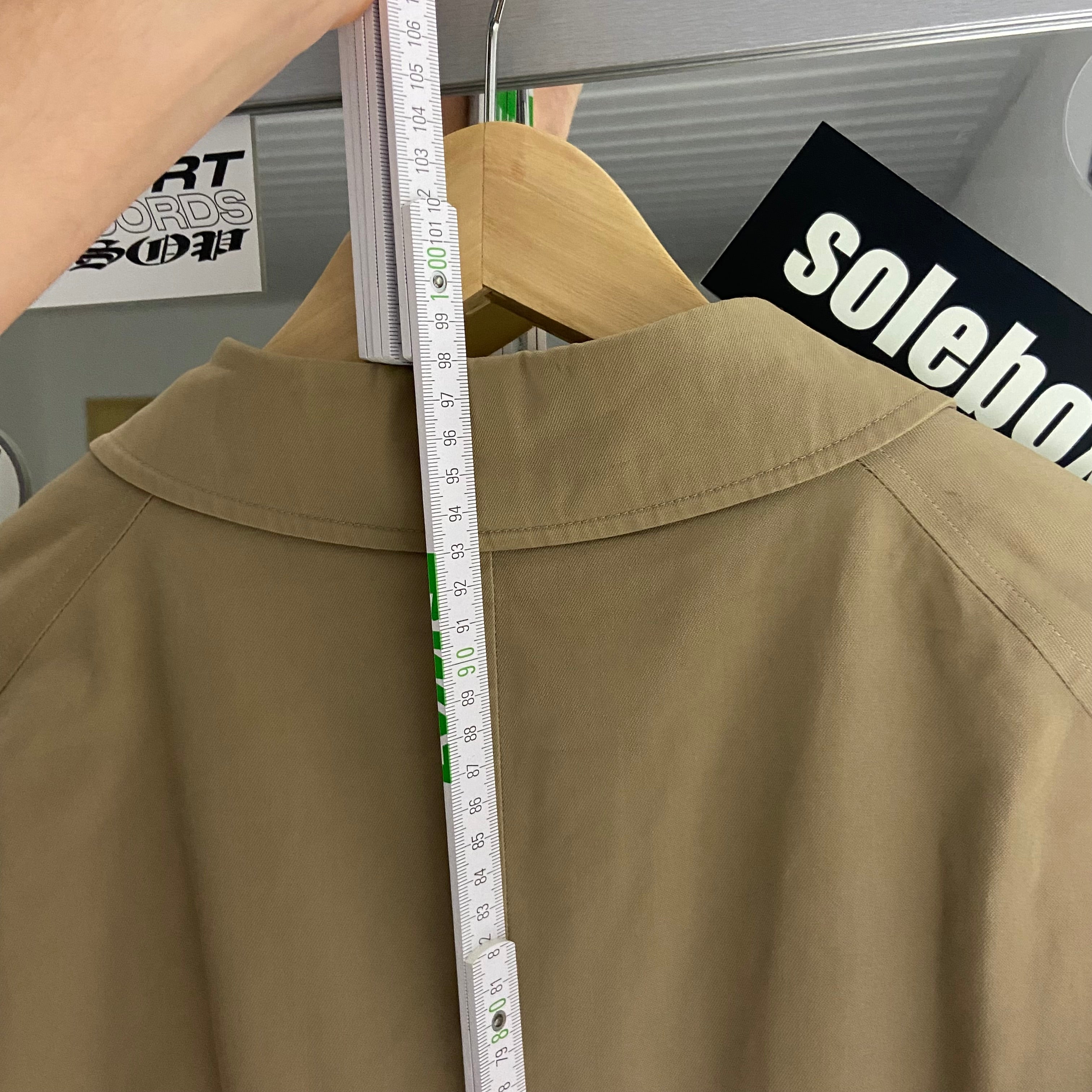 Burberrys Trenchcoat (10/S)