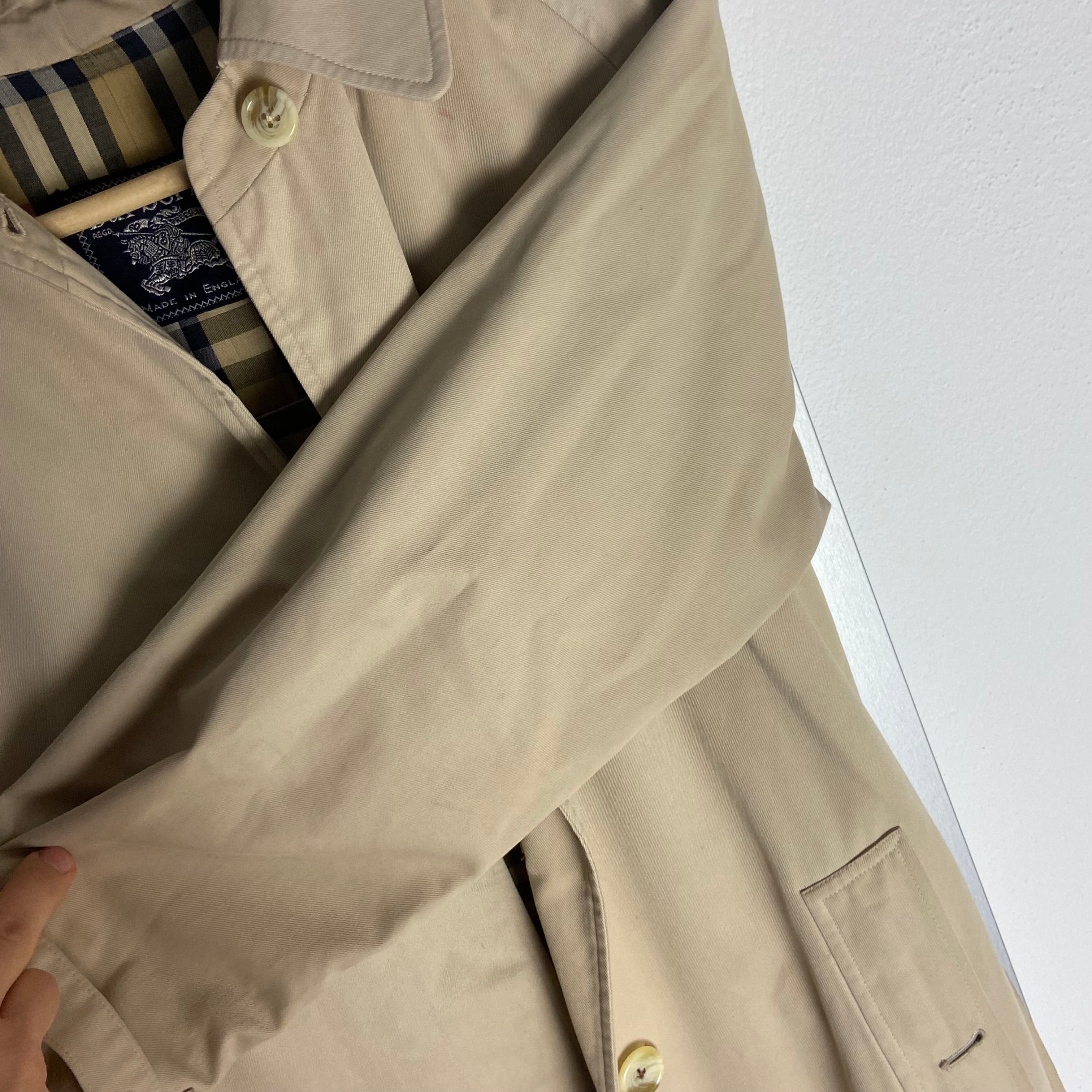 Burberrys Trenchcoat (10/S)