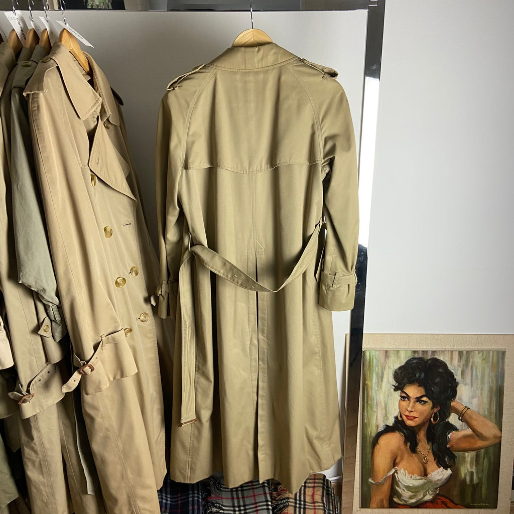 Burberry Trenchcoat Size 12/M including Inlet