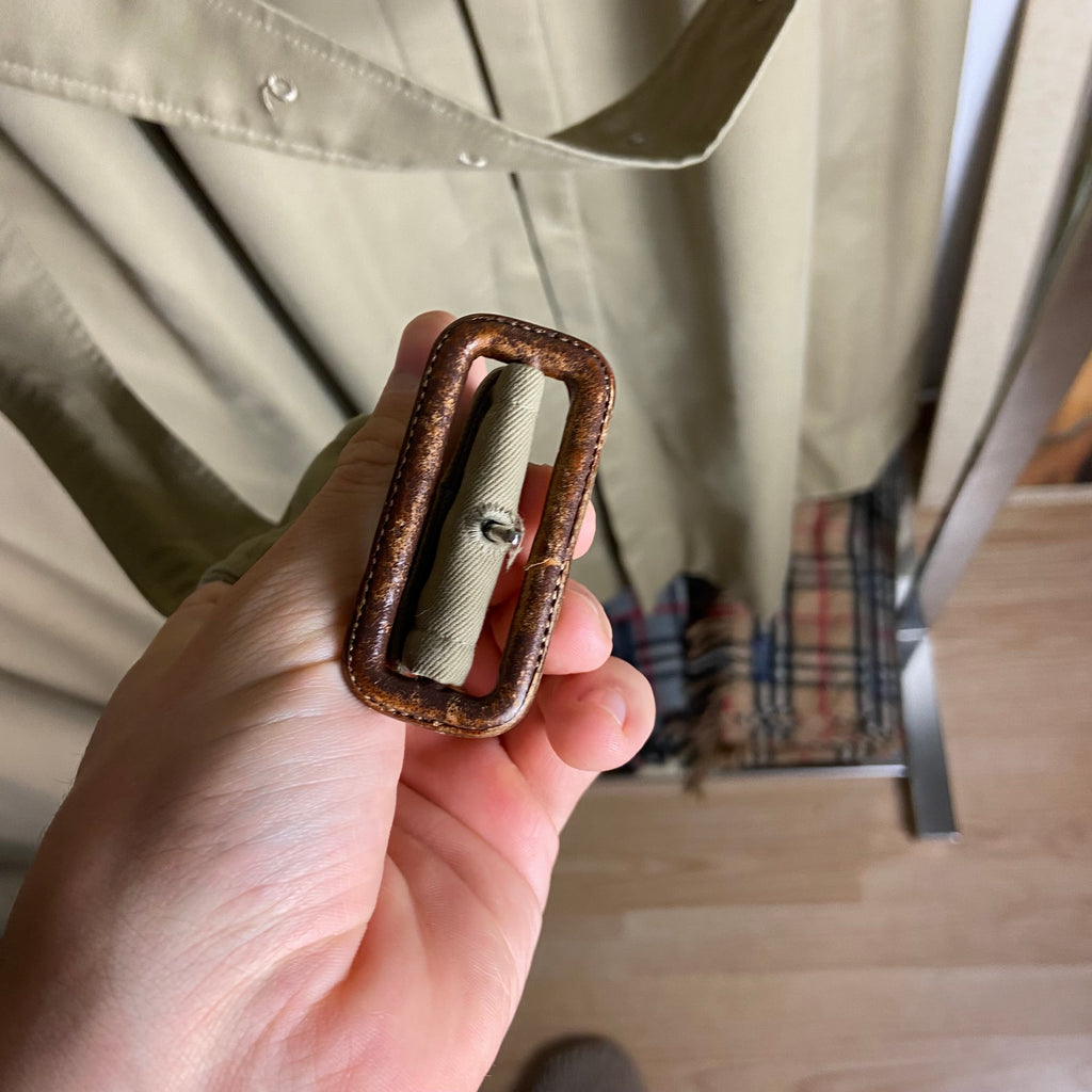 Burberry Trenchcoat Size 12/M including Inlet