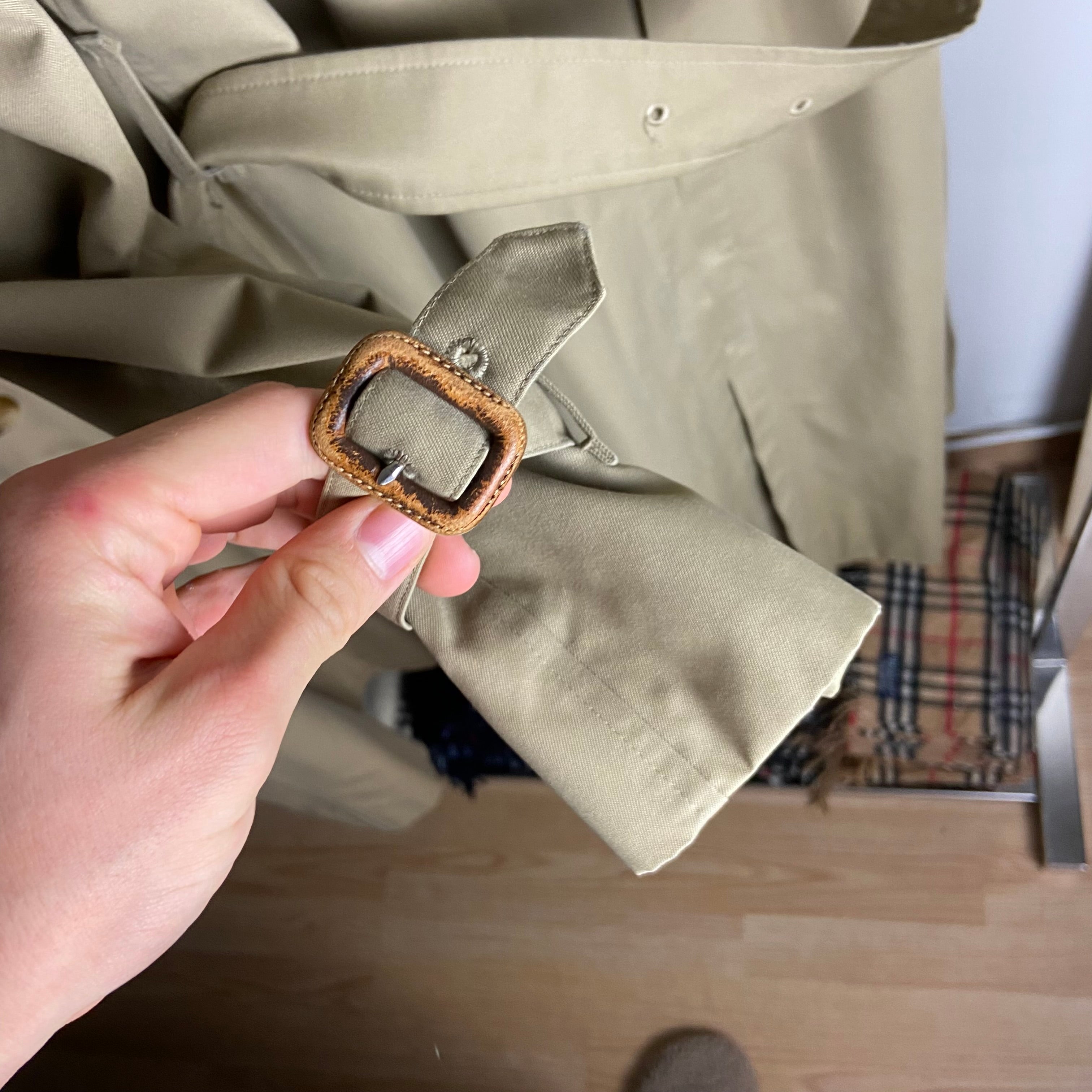 Burberry Trenchcoat Size 12/M including Inlet