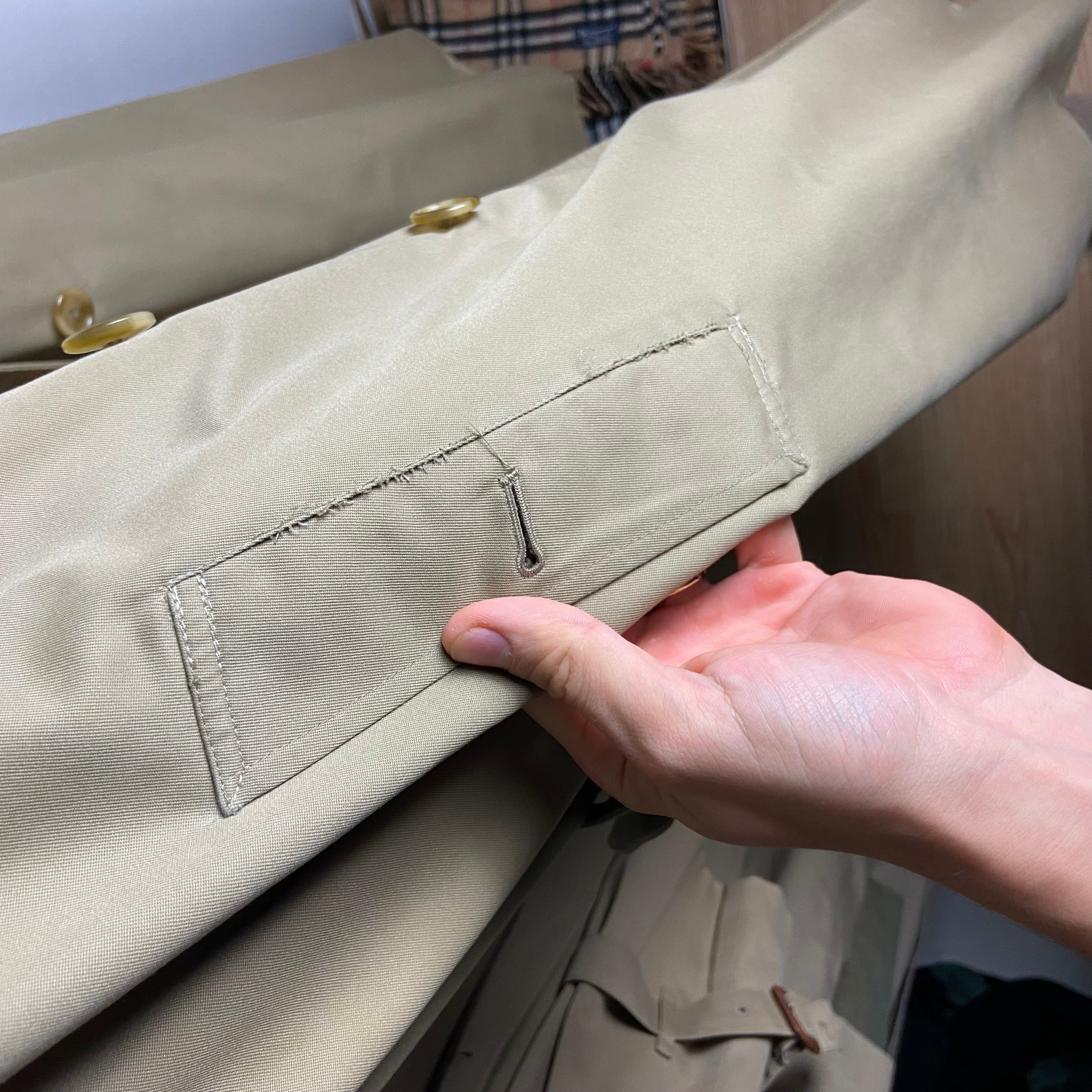 Burberry Trenchcoat Size 12/M including Inlet