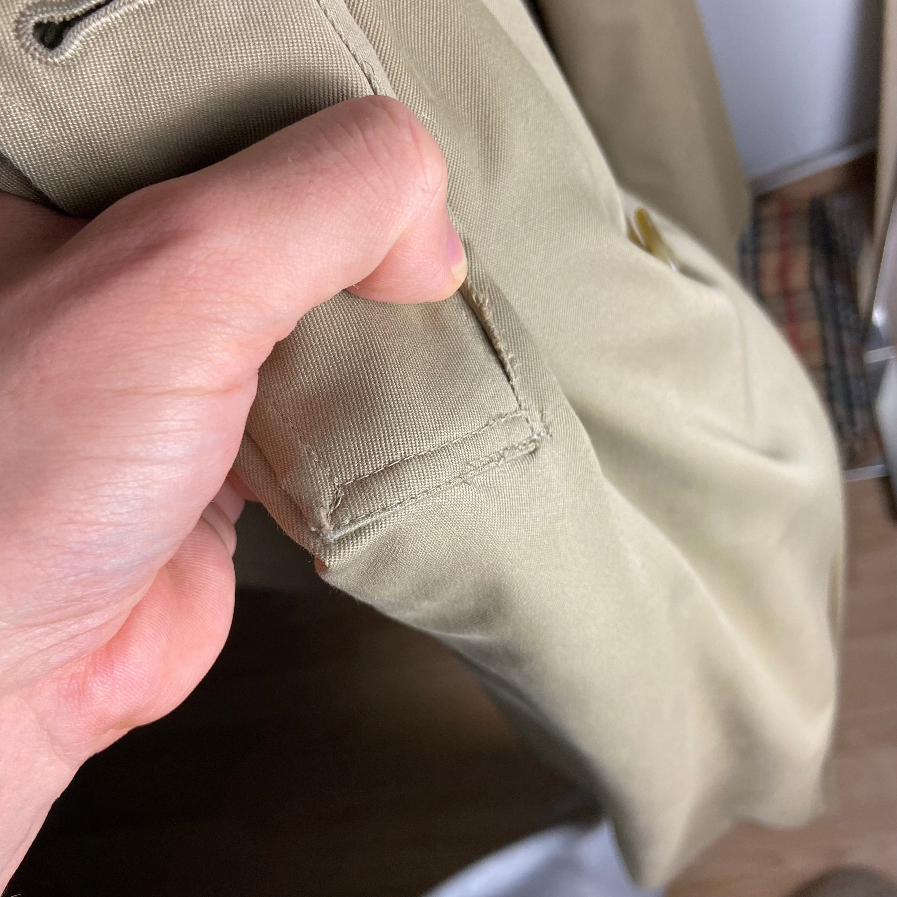 Burberry Trenchcoat Size 12/M including Inlet