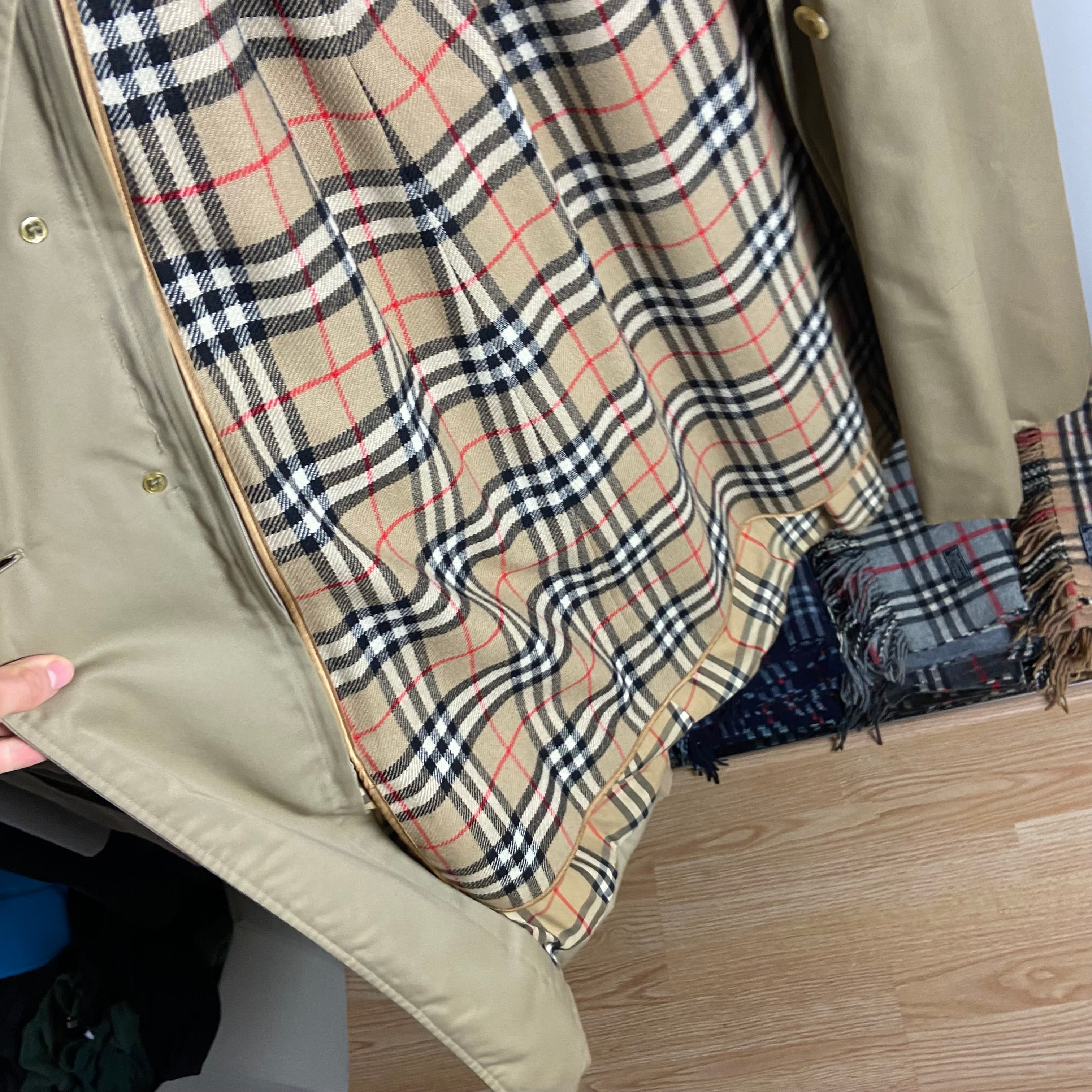 Burberry Trenchcoat Size 12/M including Inlet