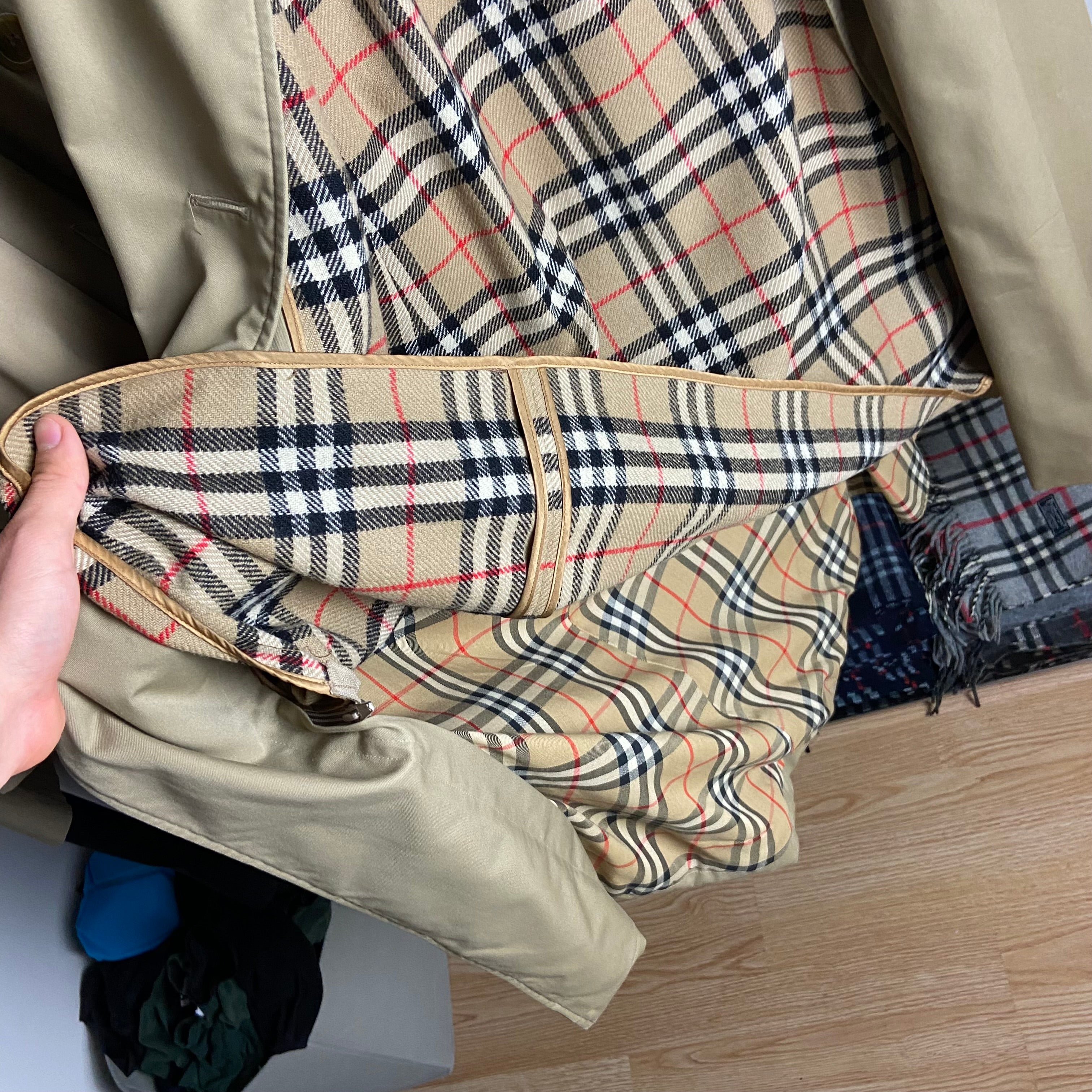 Burberry Trenchcoat Size 12/M including Inlet