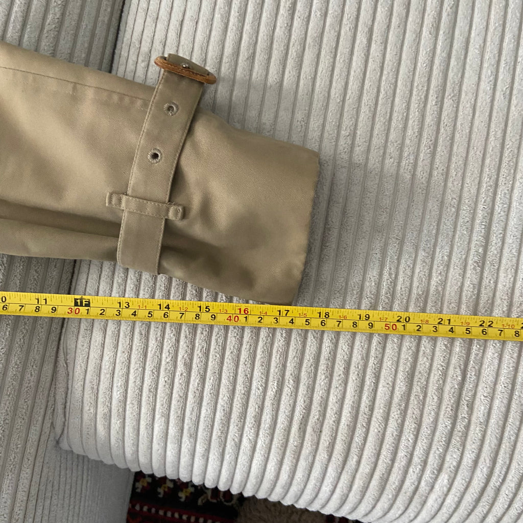 Burberry Trenchcoat Size 12/M including Inlet